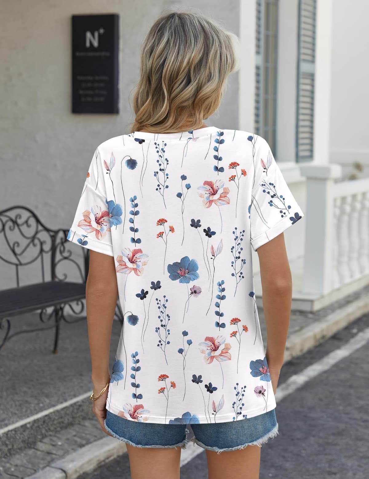 Zeagoo Camiseta básica de manga corta con cuello en V para mujer, para verano, informal, holgada, floral, blusa — view 5