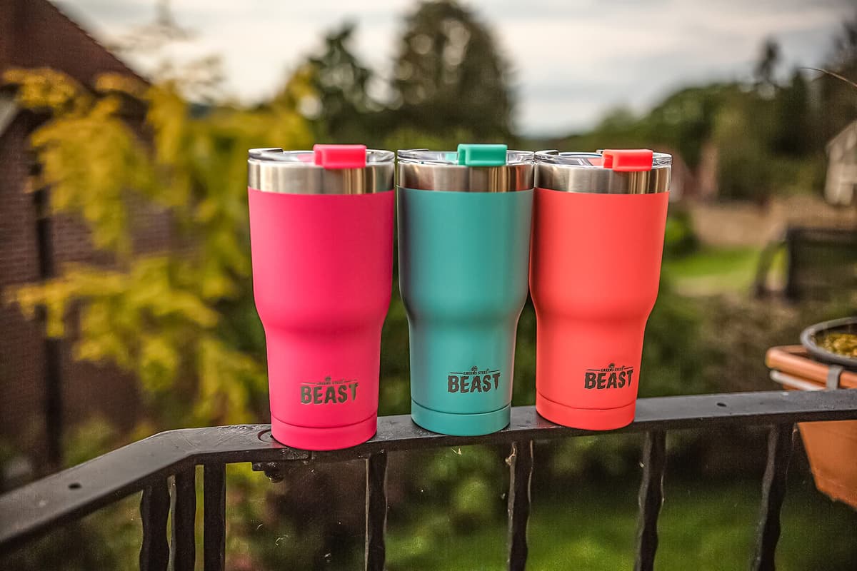 Greens Steel Beast Tumbler – 550 ml (20 oz), Coral | Vaso de acero inoxidable reutilizable con aislamiento al vacío | con 2 pajitas y cepillo de limpieza | Termo de viaje de doble pared — view 8