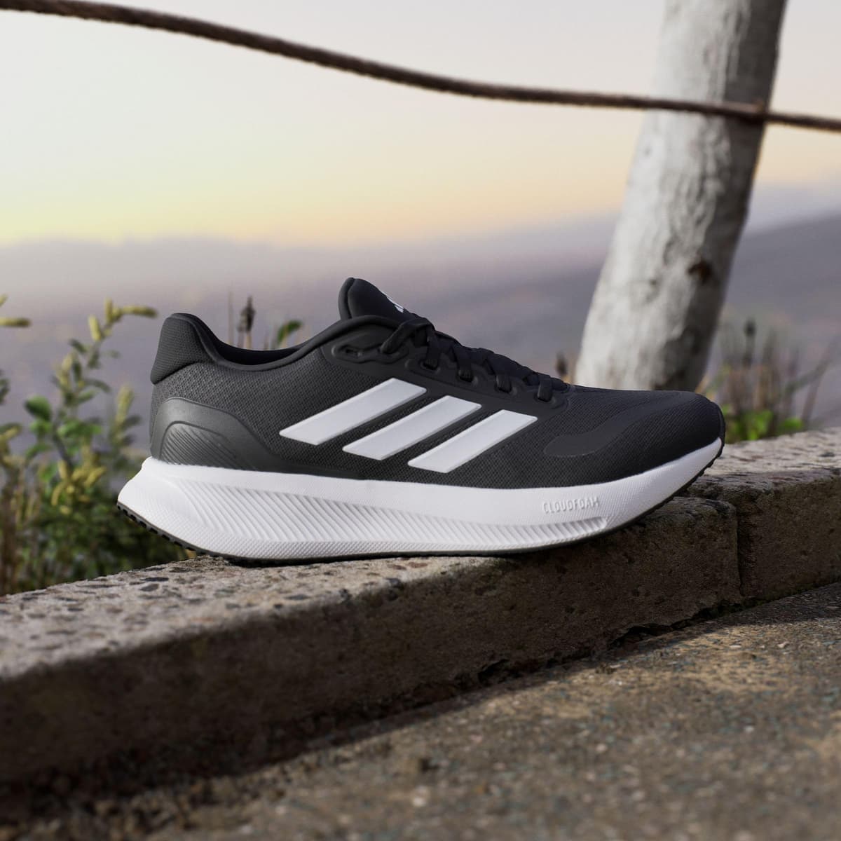 adidas Women's Zapatilla Runfalcon 5 Running — view 3
