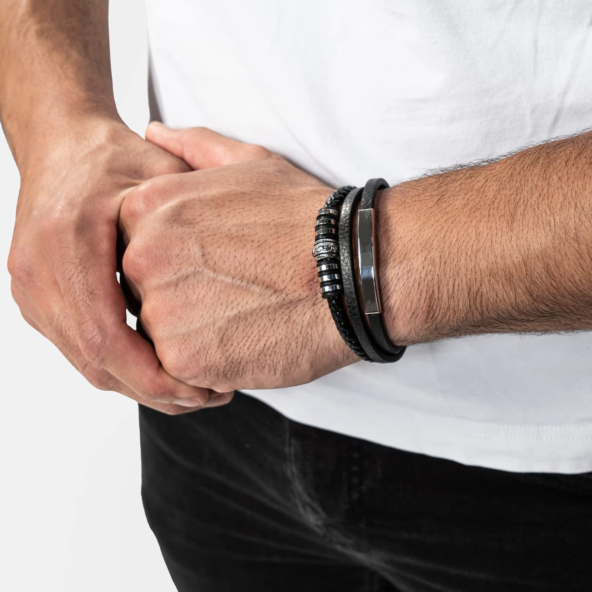 SERASAR Pulseras de cuero premium para hombre | Cierre seguro de acero inoxidable | Tres colores | Joyero Incluido — view 4