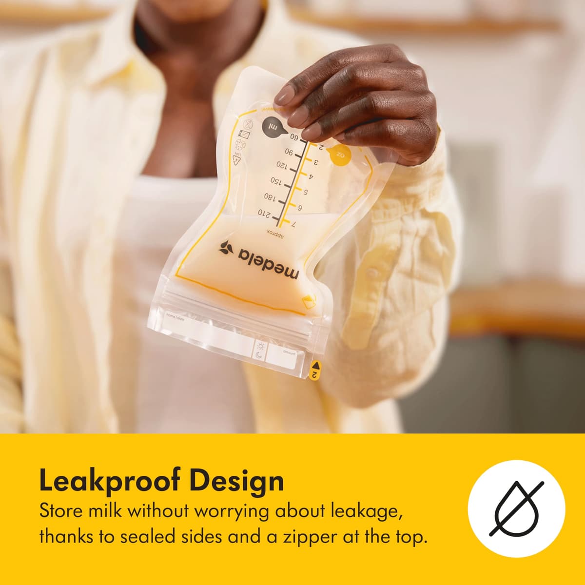Medela Easy Pour Disposable Breast Milk Storage Bags, 7 oz/210 ml Capacity, Leakproof Design with Milk Protection, Made Without BPA, Pack of 100 — view 5