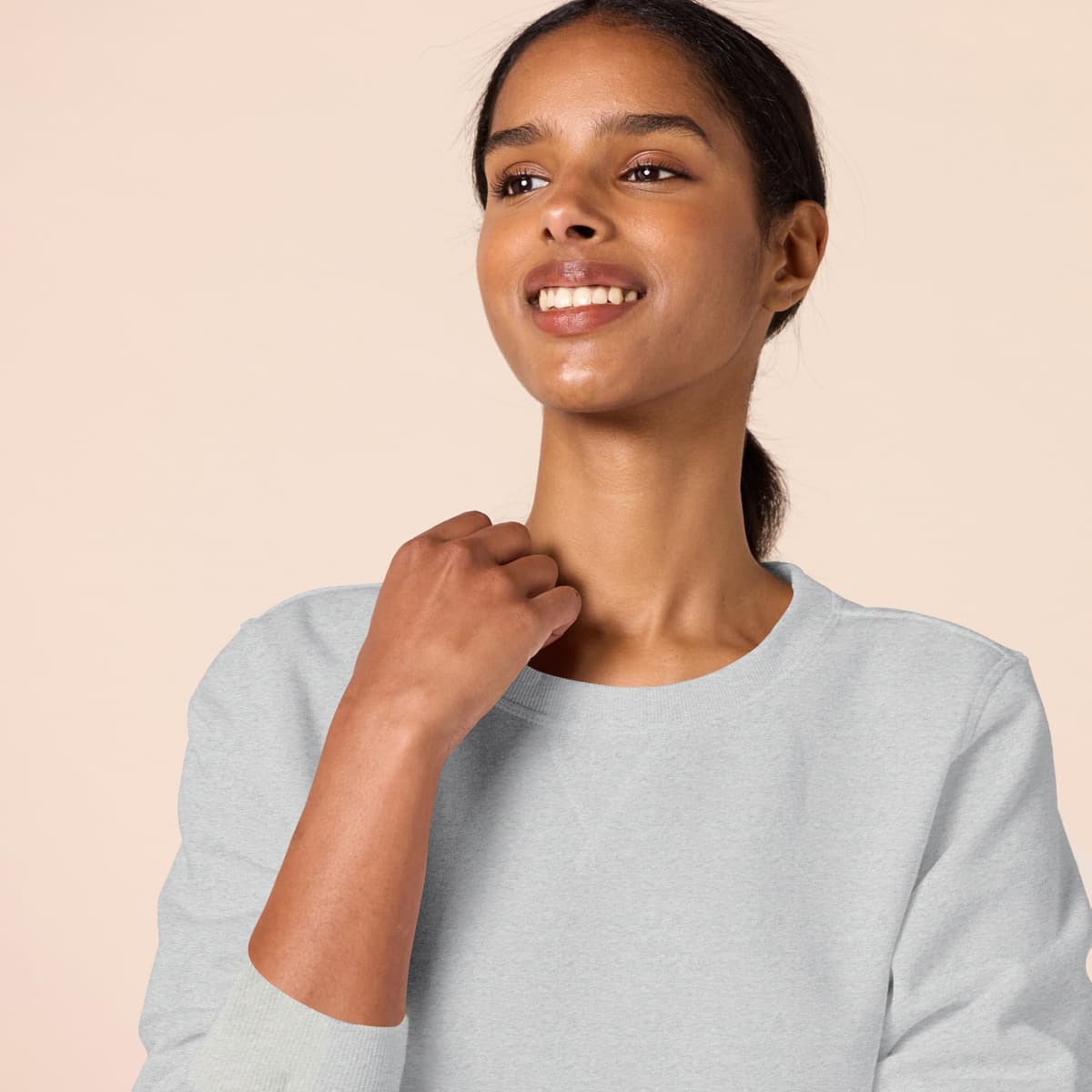 Amazon Essentials Mujer Sudadera con Cuello Redondo de Forro Polar (Disponible en Tallas Grandes) — view 90