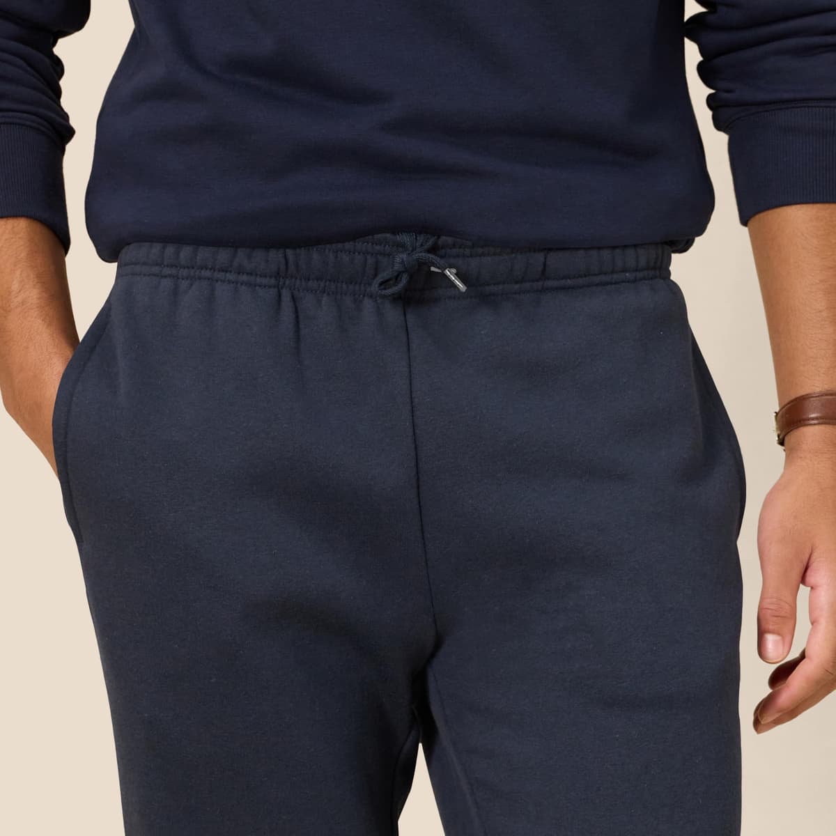 Amazon Essentials Pantalones Deportivos de Forro Polar y Corte Holgado Hombre — view 4