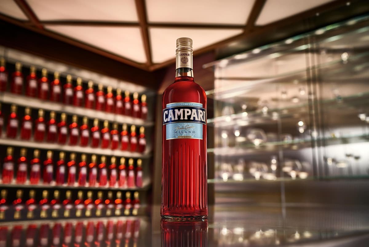 Campari 70cl, 25% ABV Bitter Aperitif - The Heart of the Negroni — view 4