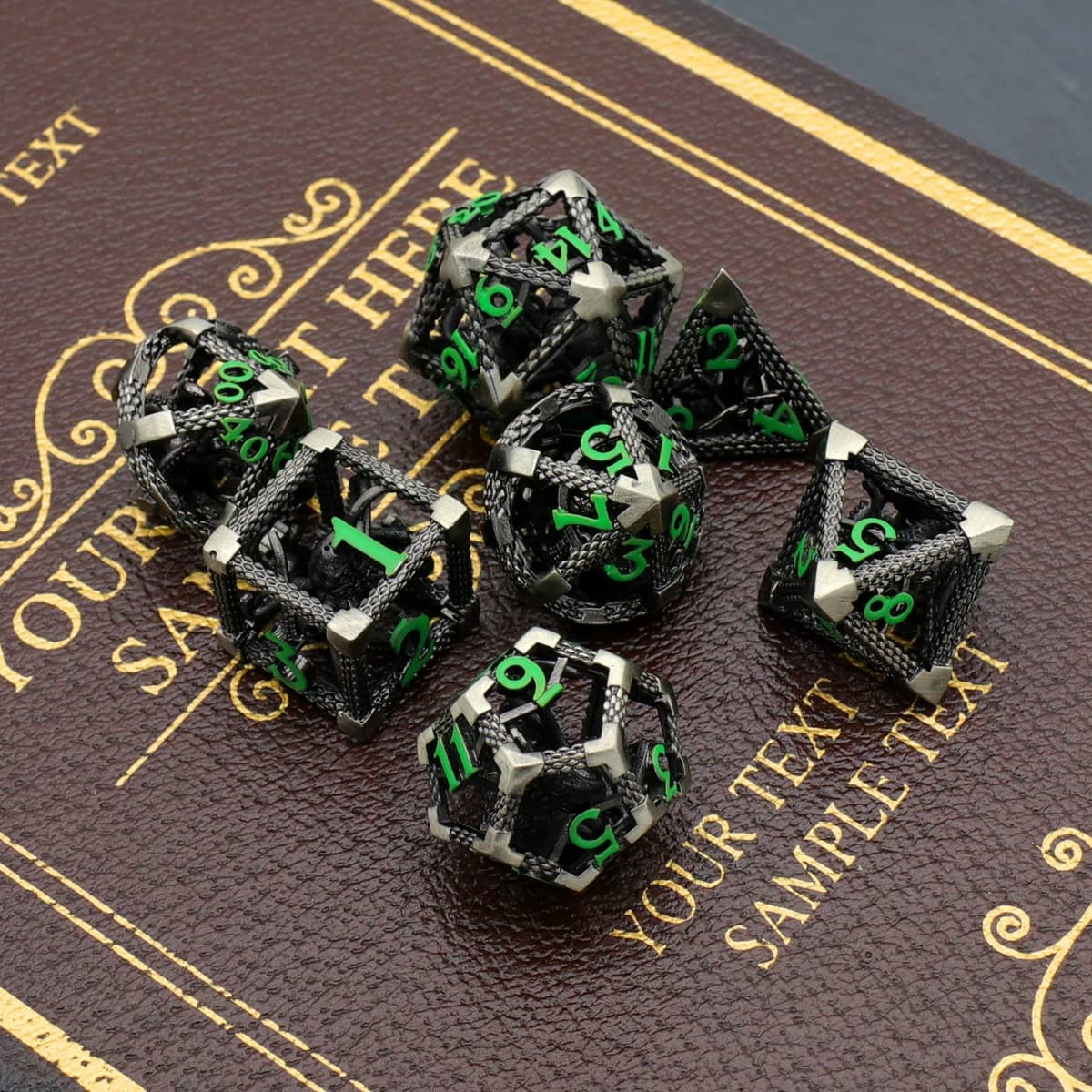 HNCCESG Juego de Dados de Metal D&D, Dungeons and Dragons Dice Juego de Dados de Metal Poliédricos Pulpo Huecos para Juegos de rol D y D para Juegos de Mesa (Cthulhu Número Verde) — view 3