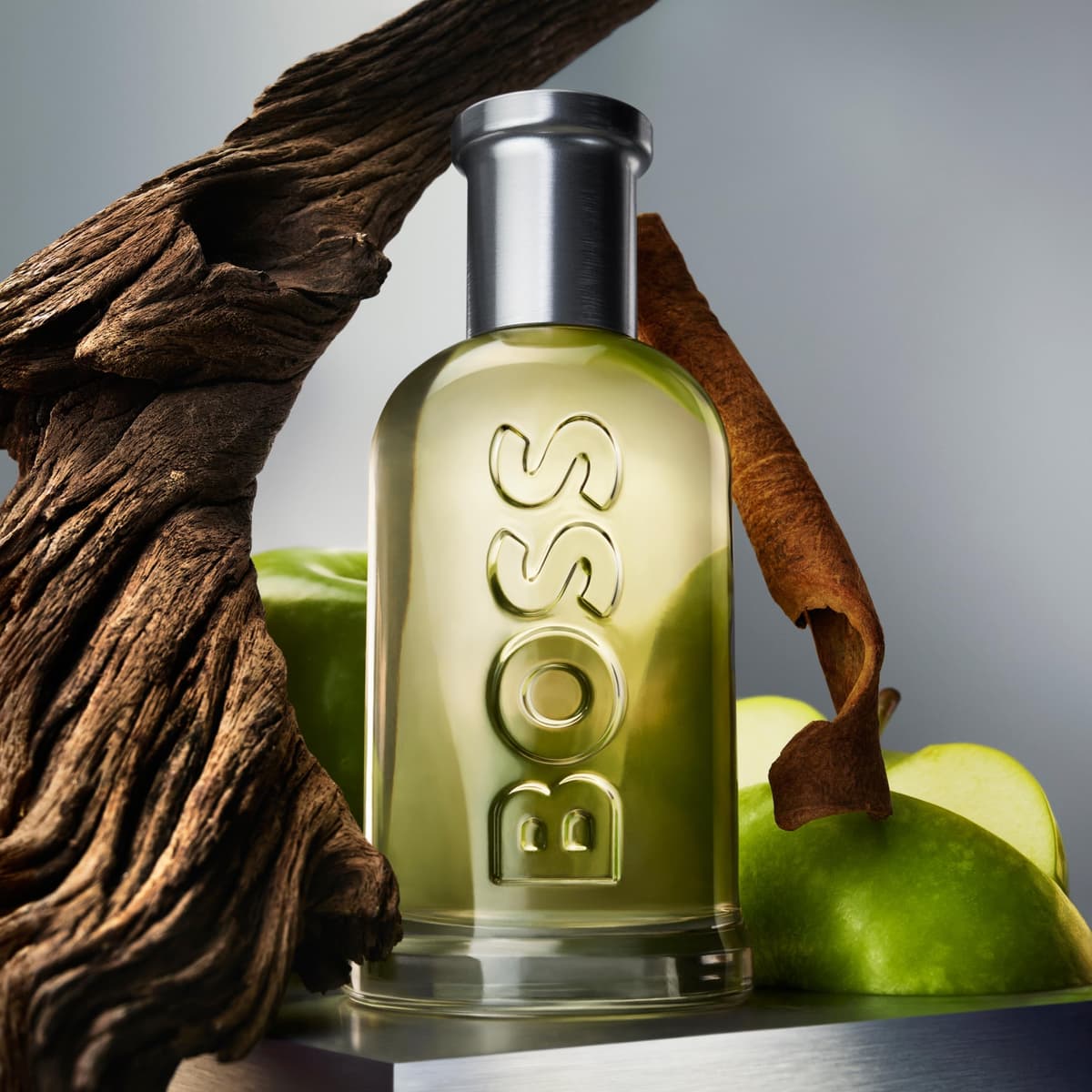 BOSS Bottled - Eau de Toilette for Him - Woody & Fruity Fragrance with Notes of Apple, Cinnamon and Wood - Medium Longevity — view 2