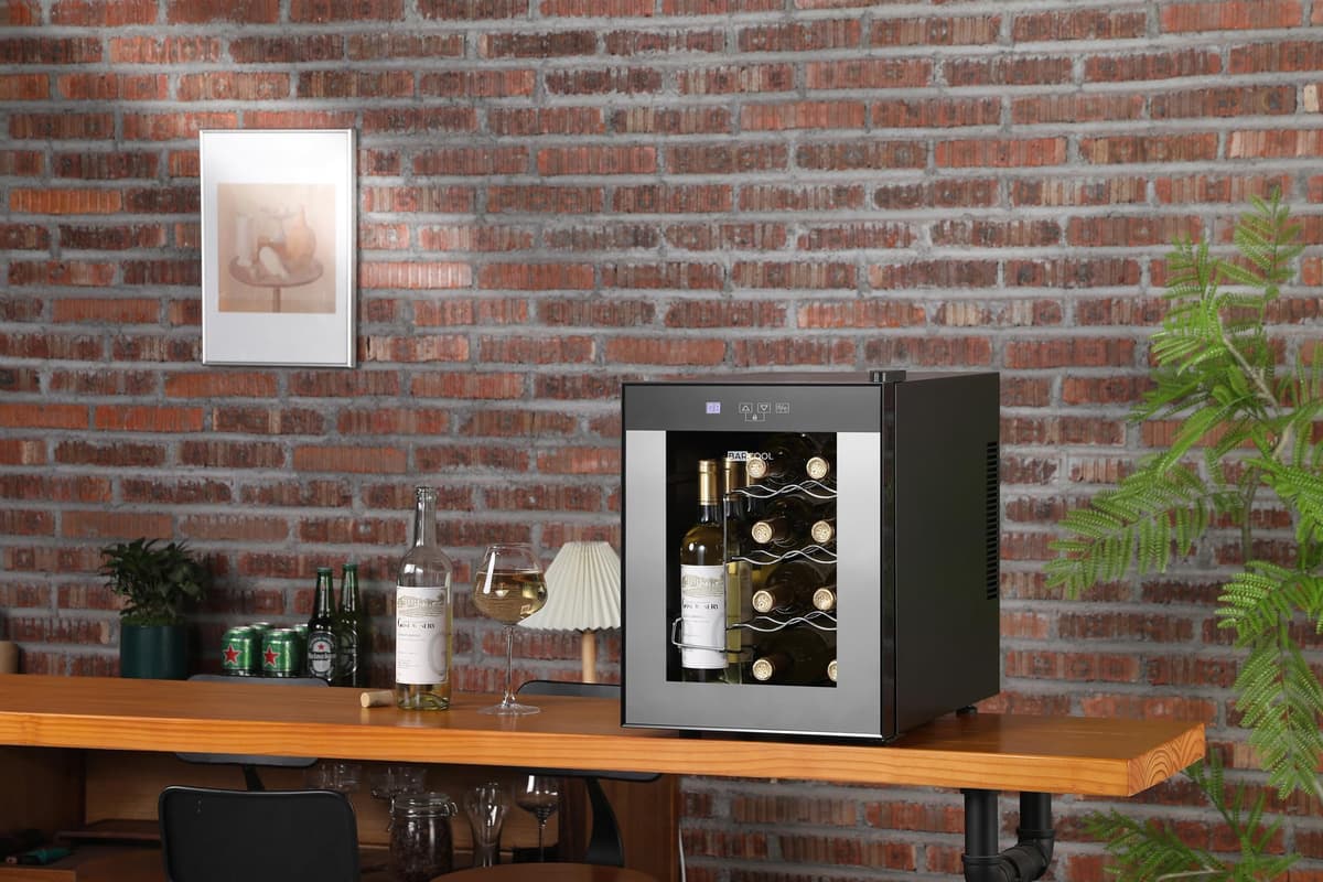 Barcool VINO12 – Table-Top Wine Fridge Black | 5-18°C | Wine Cooler | LED + Digital Display | Glass Door Drinks Cellar | Single-Zone — view 2