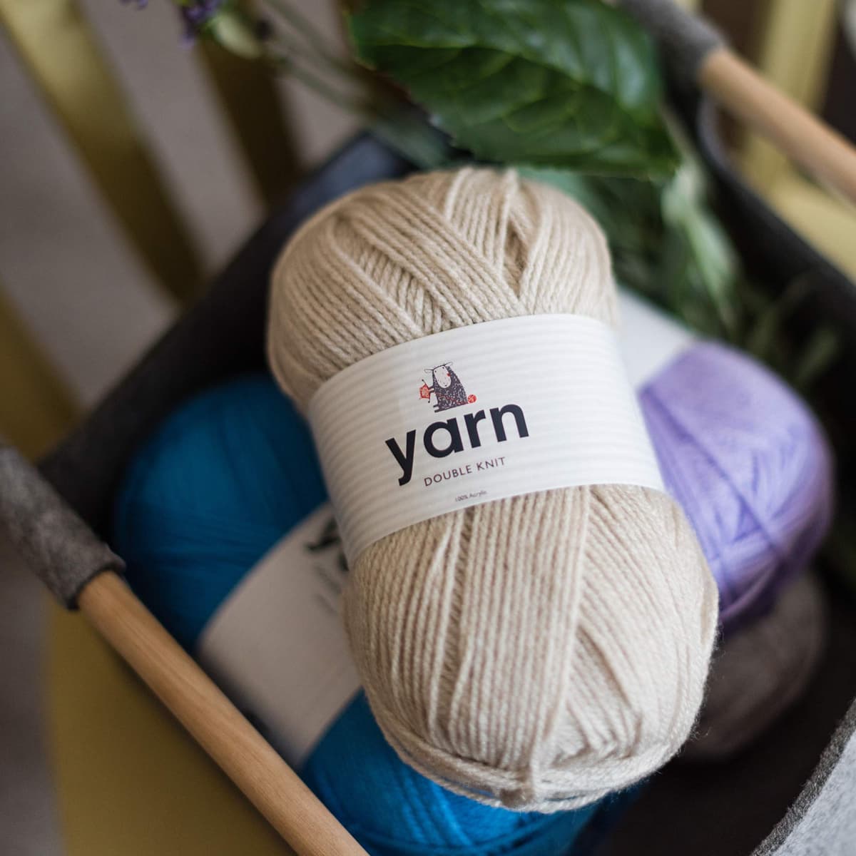 Korbond DK Beige Yarn - 100g Acrylic Wool - Lightweight, Hypoallergenic & Durable Double Knit Crochet Yarn Knitting Wool (290m Total) — view 2