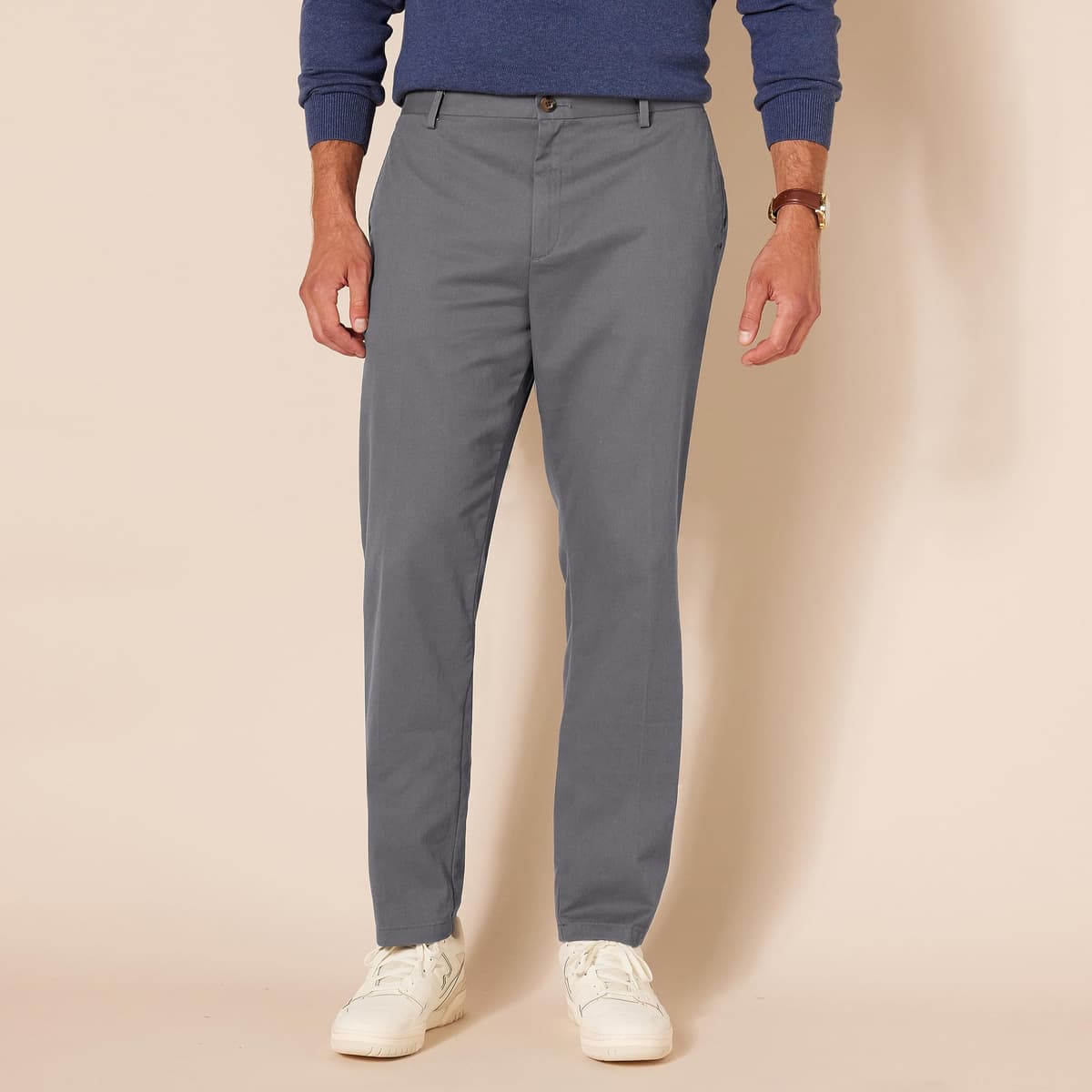 Amazon Essentials Men's Slim Fit Wrinkle-Resistant Flat-Front Work Chino Trousers — view 3