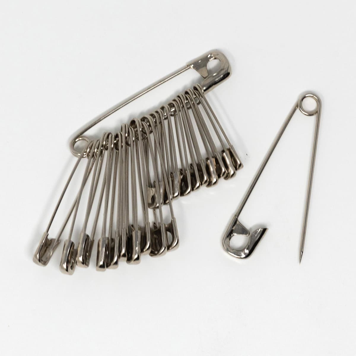 Korbond Silver Safety Pins - 50 Pieces; Professional Grade, Sharp Point, Heavy Duty, Nickel – Crafting, Sewing, Pinning, Fabrics, Saree, Sari; 3 Sizes: Small 20x27mm, Medium 20x38mm, Large 10x45mm — view 3
