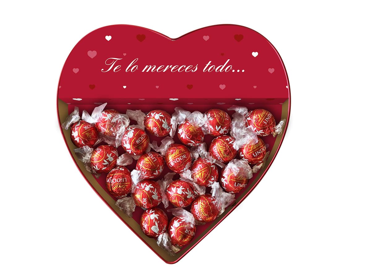 Lindt LINDOR Bombón Corazón Chocolate con Leche San Valentín, caja con aprox 18 bombones, forma de corazón, para regalar, chocolate cremoso, bombones para regalar, 250 gr — view 3