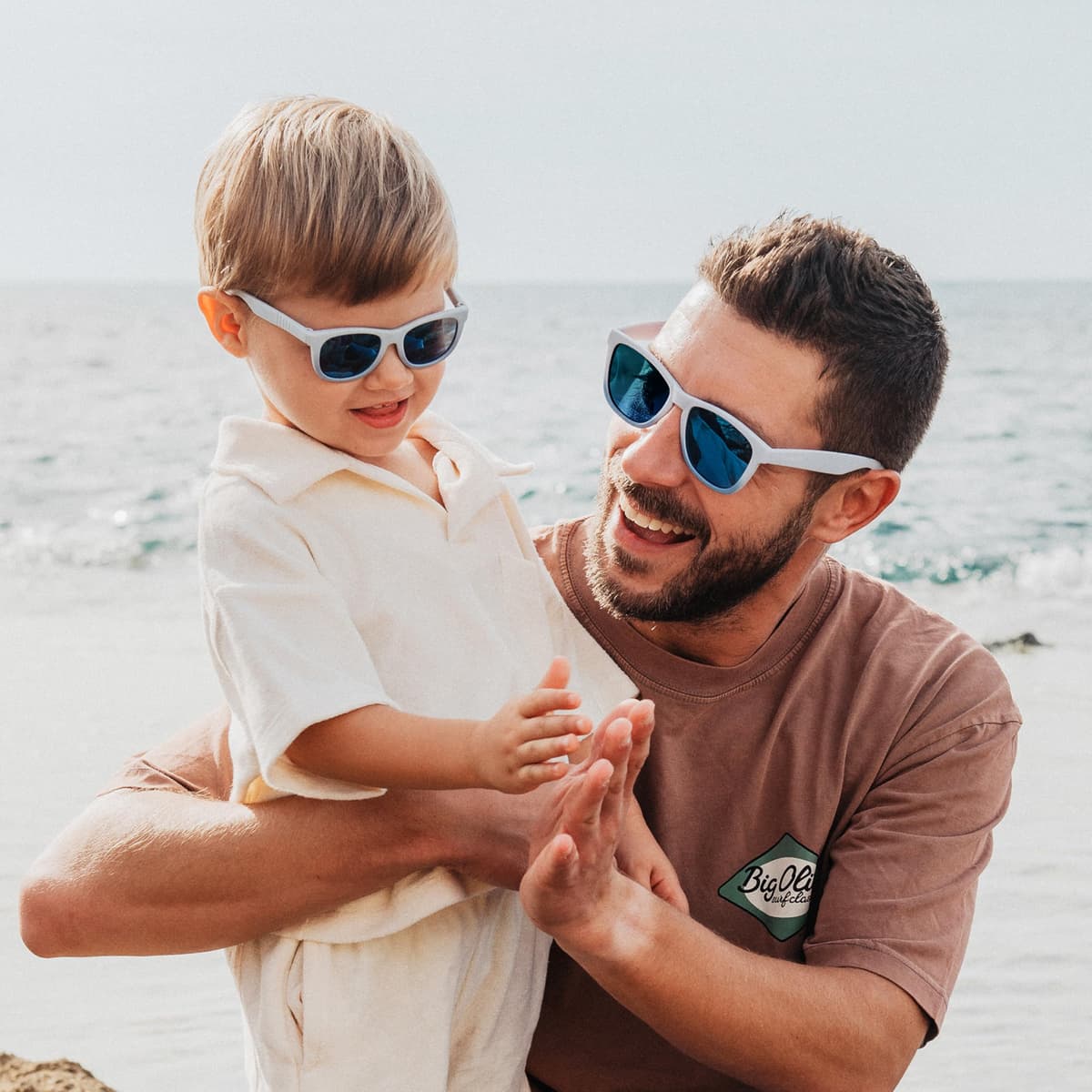 Suavinex, Gafas de Sol para Bebés de 0 a 12 Meses, Polarizadas, con Filtro UV 400, Cat. 3, 100% Protección Rayos UVA y UVB, con Funda Incluida, Muy Flexibles y Ligeras — view 4