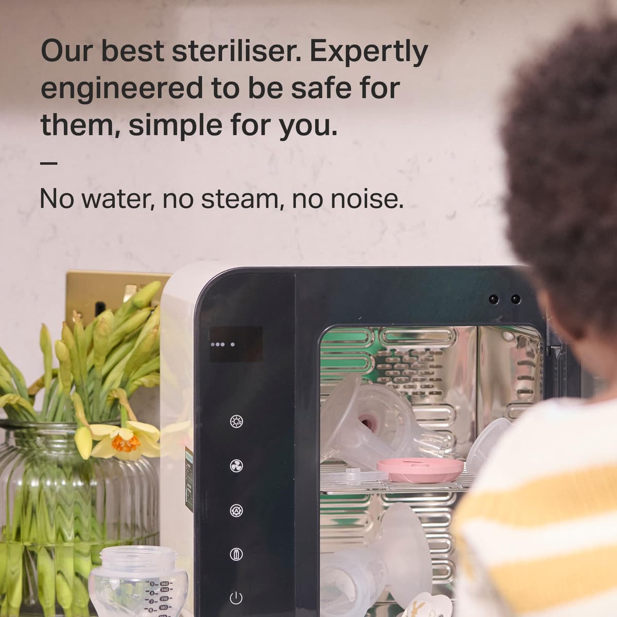 Tommee Tippee Ultra UV Steriliser, Dryer and Storage, Black, for Baby Bottles and Accessories, Steam-Free to Kill Viruses^ and 99.9% of Harmful Bacteria — view 5