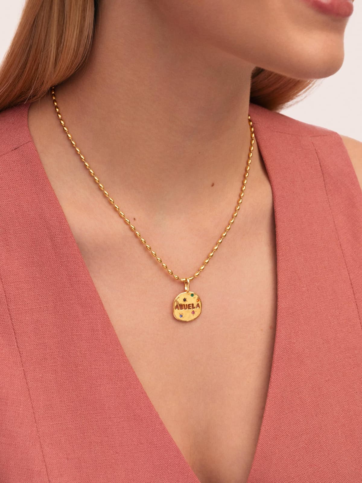 SINGULARU - Charm Abuela. Latón con Baño en Oro o Rodio y Circonita. Joyas Para Mujer. — view 2