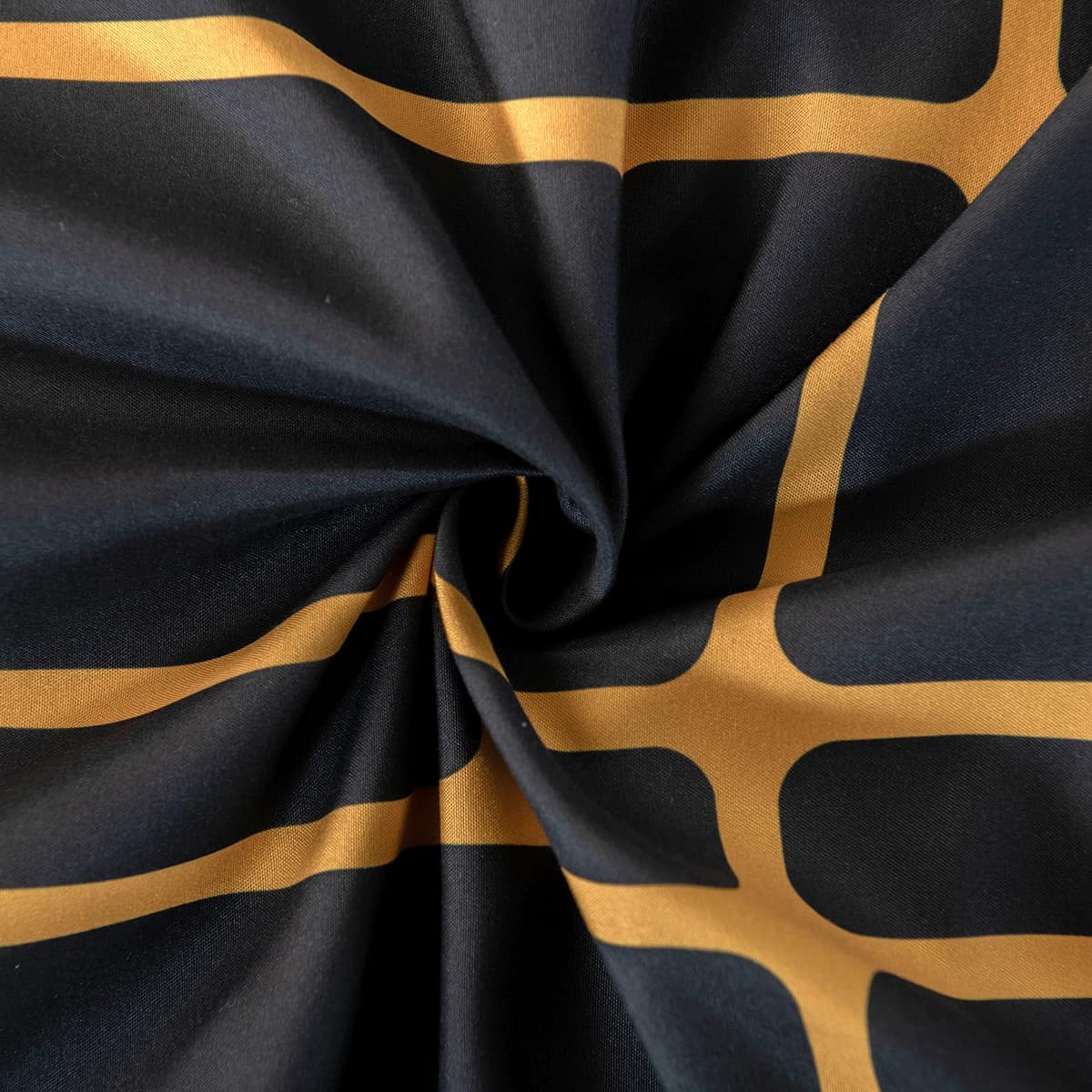 Pamposh 3 Pcs Single Duvet Cover Set with Matching Black Single Fitted Sheet 40 cm Extra Deep Pocket - UltraSoft Breathable Premium Microfibre Reversible Quilt Cover Bedding Set For All Seasons — view 7