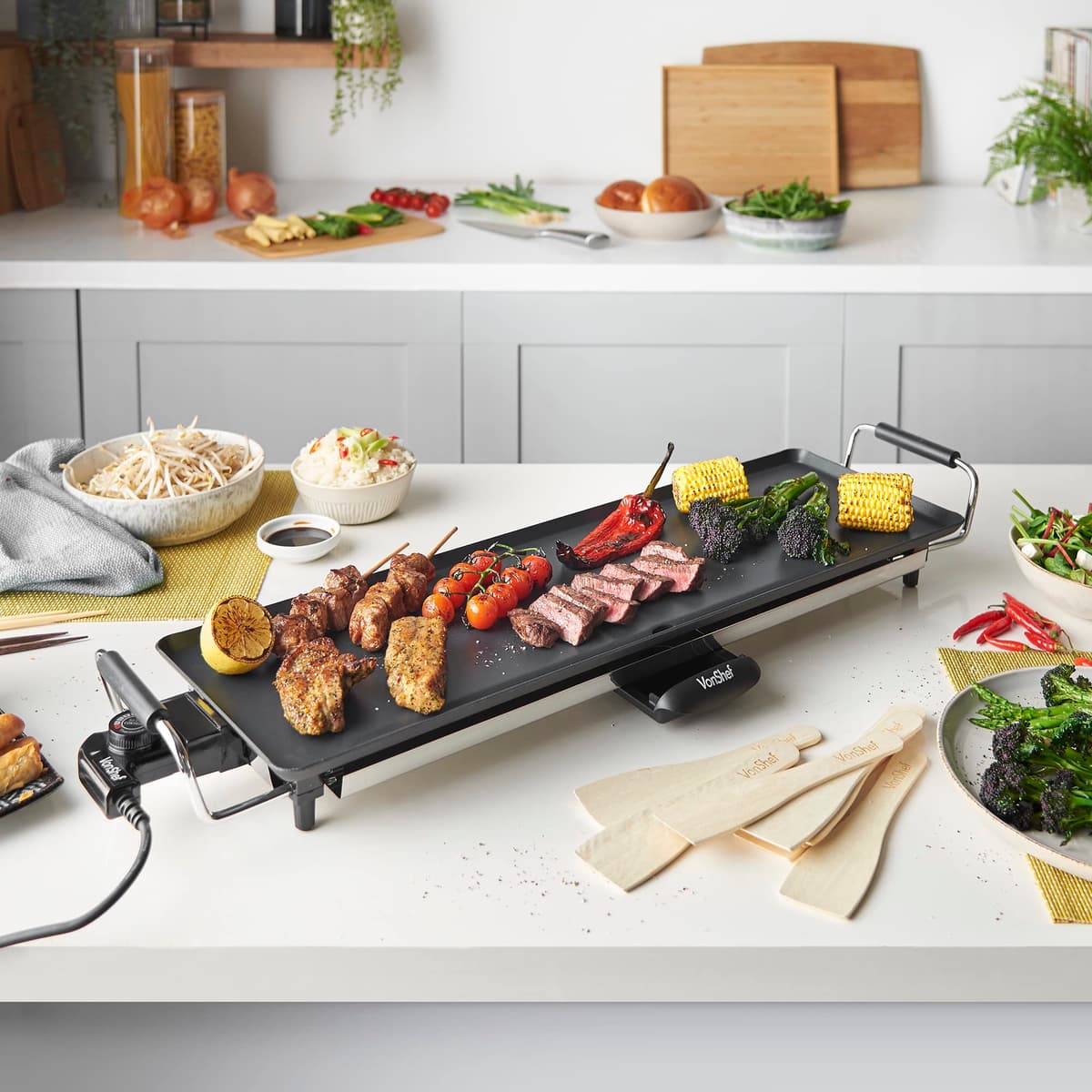 VonShef Teppanyaki Grill XL - 2000W Electric Griddle with Non-Stick Plate, Easy Clean BBQ Table Top Grill, Adjustable Temperature, Oil Drip Tray & 8 Spatulas - Meat, Vegetables & Fish, 70x23x10cm — view 2