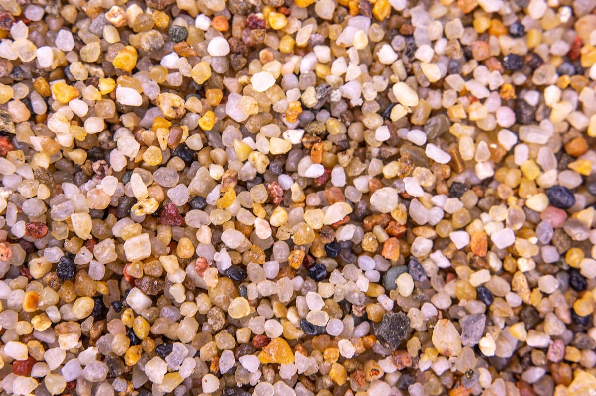 Fish Tank Gravel Aquarium Natural Substrate Perfect for Plants Growth (30kg, Amber 2-3mm) — view 3