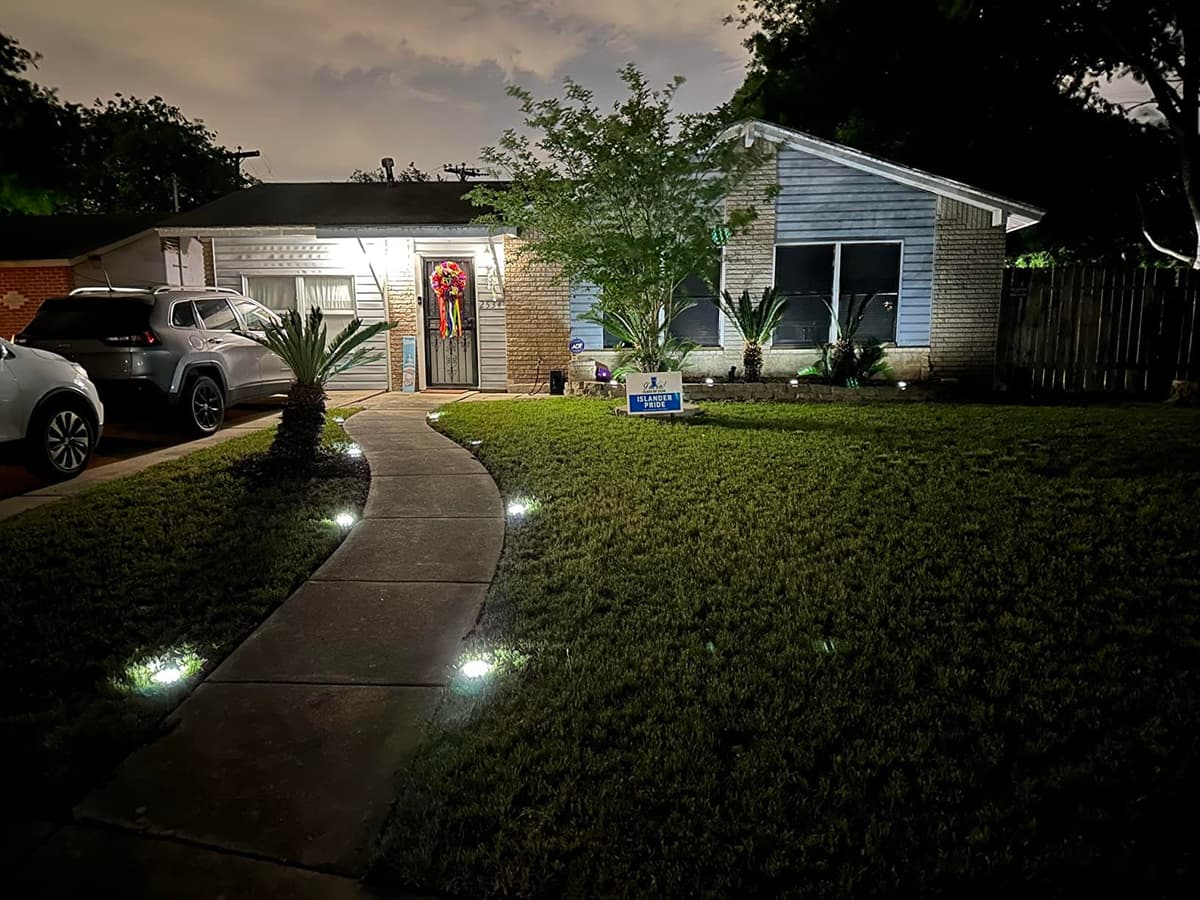 ZFITEI 12 Pack Solar Ground Lights Outdoor,8 LED Solar Garden Lights with 600mAh Battery & 8H Runtime for Lawn,Pathway（Bright White ） — view 8