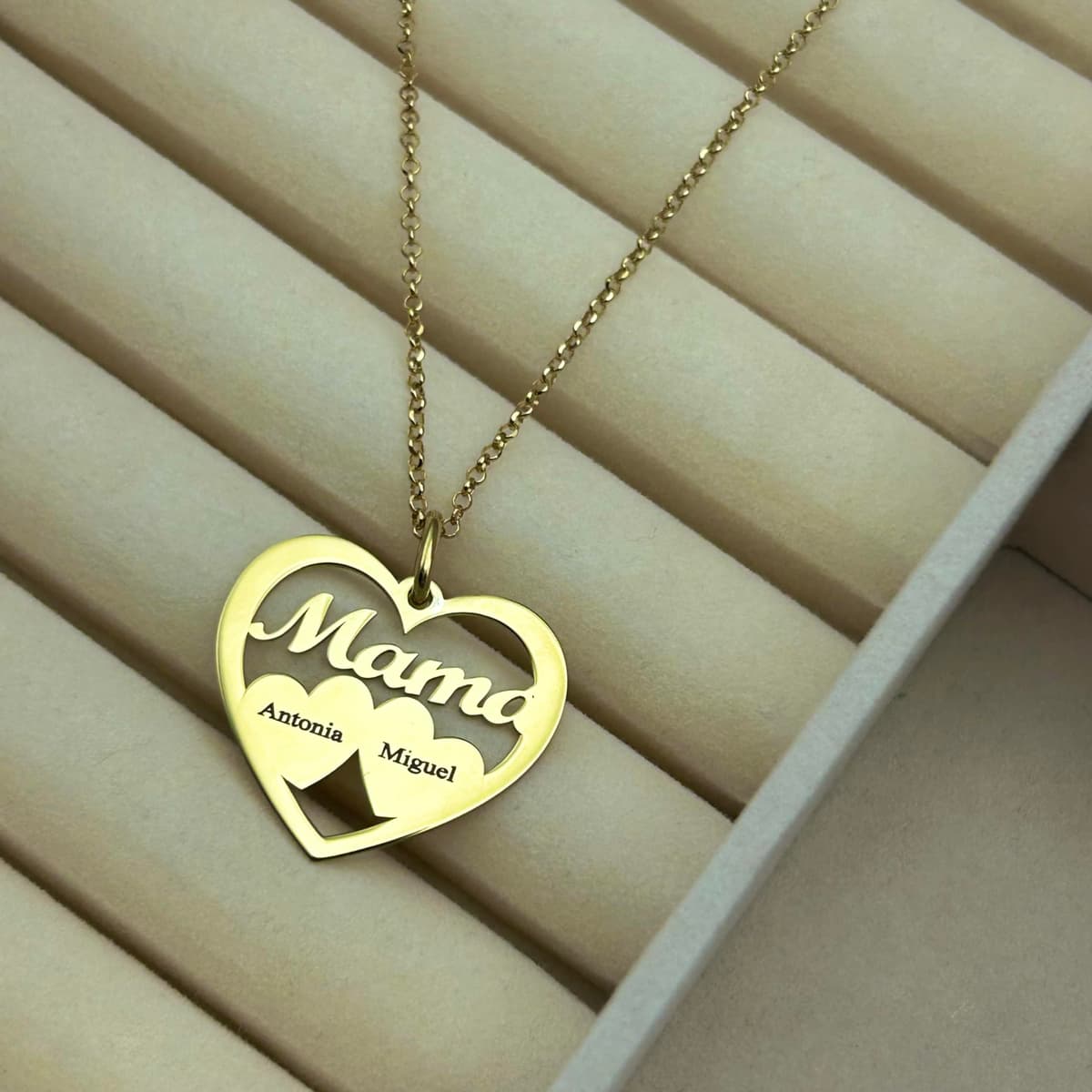 Collar Corazón para Mujer en Plata de Ley 925 personalizable con Nombres de Hijos. Cadena de 45 cm. Ideal para regalar a madres, abuelas en Cumpleaños, Navidad. Hecho en España. (2 Corazones Oro) — view 5