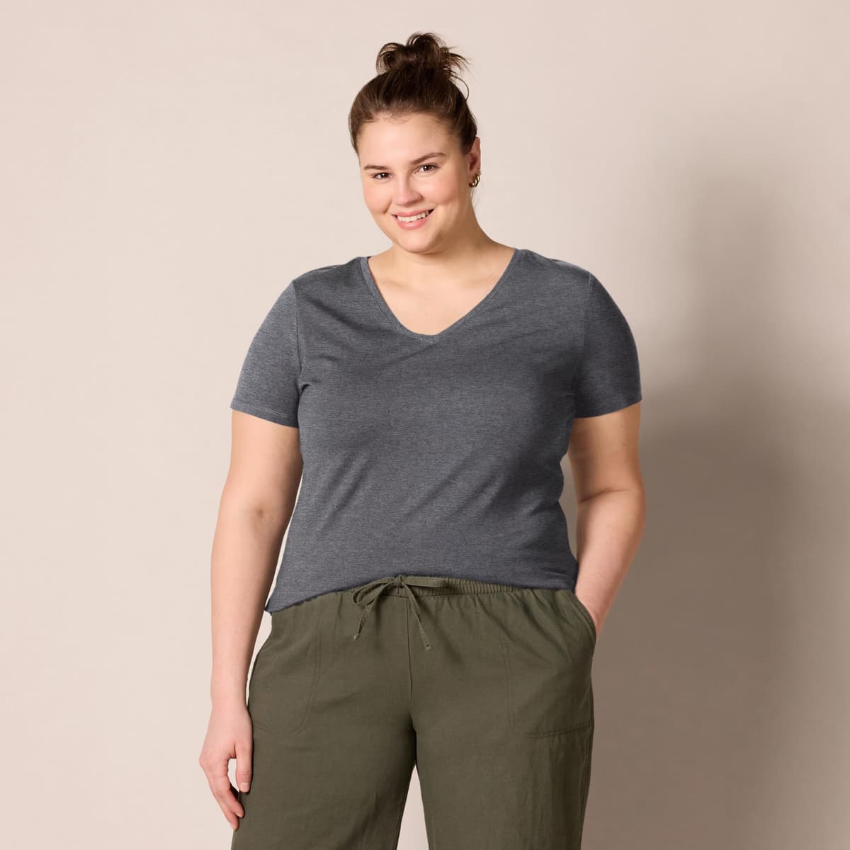 Amazon Essentials Women's Regular-Fit Short-Sleeve T-Shirt (Crewneck and V-Neck Options), Multipacks — view 206