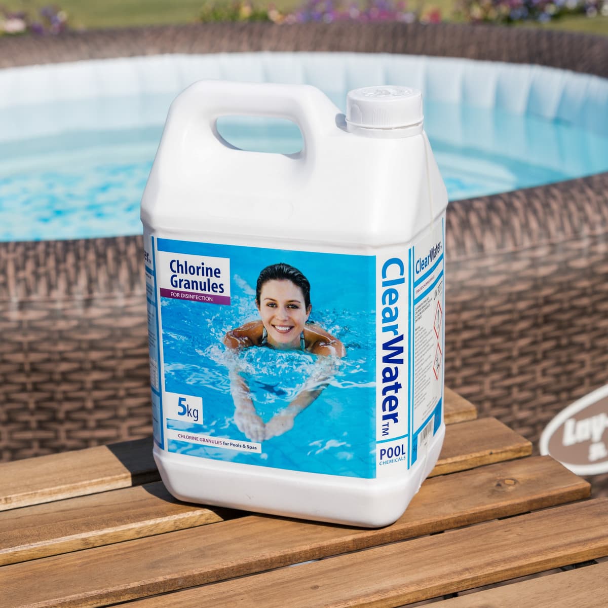 Clearwater Chlorine Granules for Hot Tub Spa and Swimming Pool Water Treatment for Rapid Disinfecting and Cleaning, Jerry Can, 5 kg — view 2