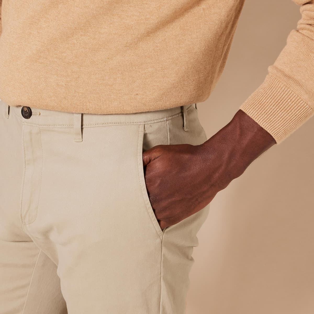 Amazon Essentials Men's Casual Stretch Chino Pant — view 4