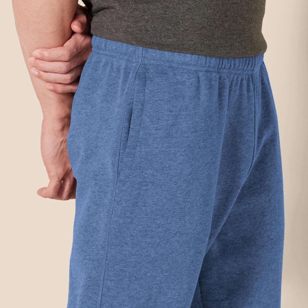 Amazon Essentials Pantalones Deportivos de Forro Polar y Corte Holgado Hombre — view 4