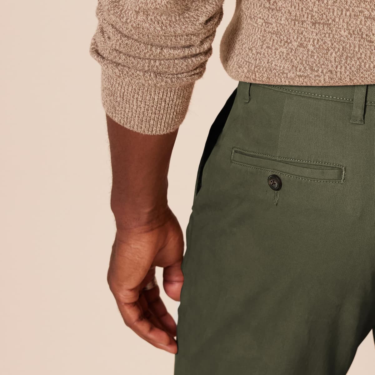 Amazon Essentials Pantalones Informales de Estilo Chino, Elásticos y de Corte Ajustado Hombre — view 4