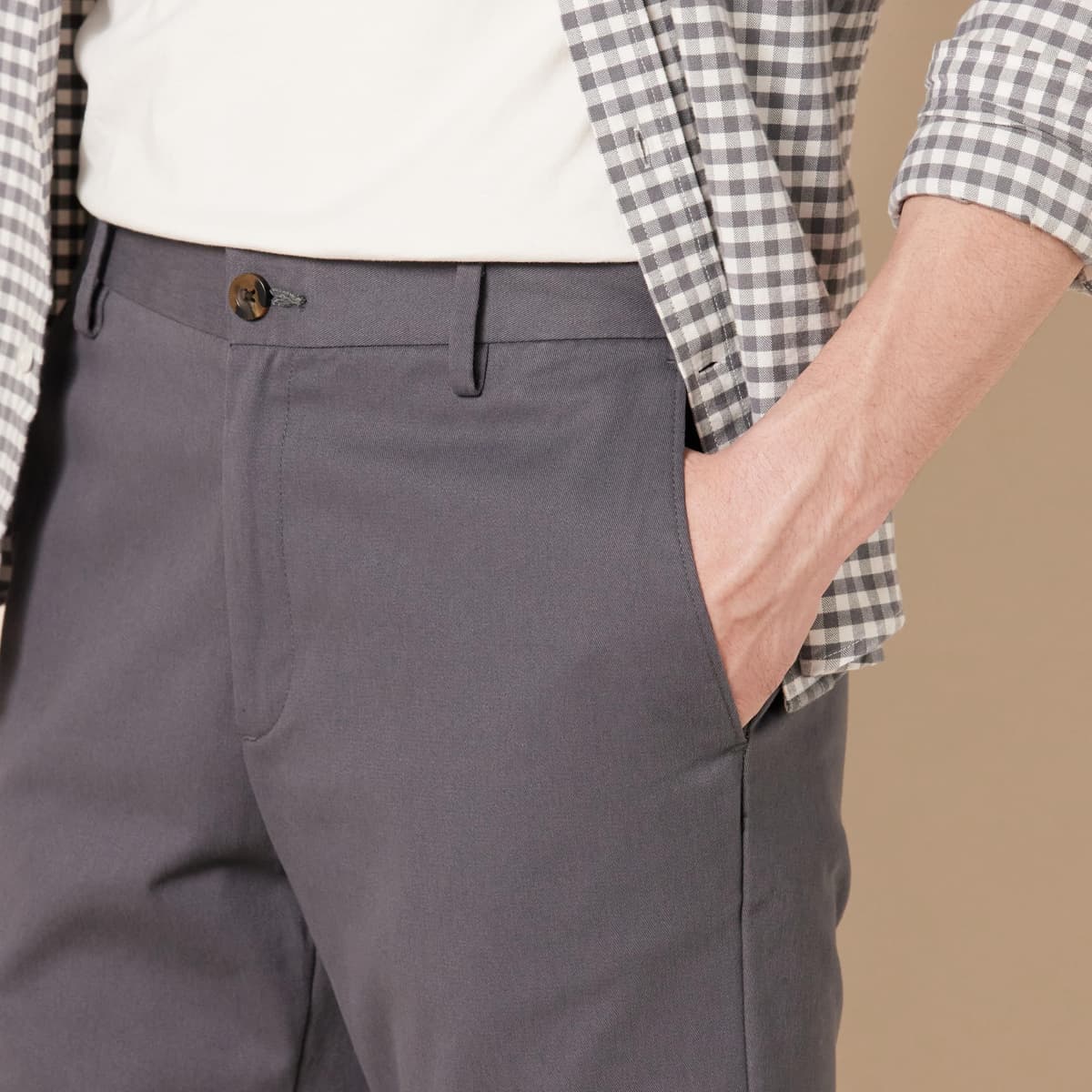 Amazon Essentials Men's Slim Fit Wrinkle-Resistant Flat-Front Work Chino Trousers — view 4