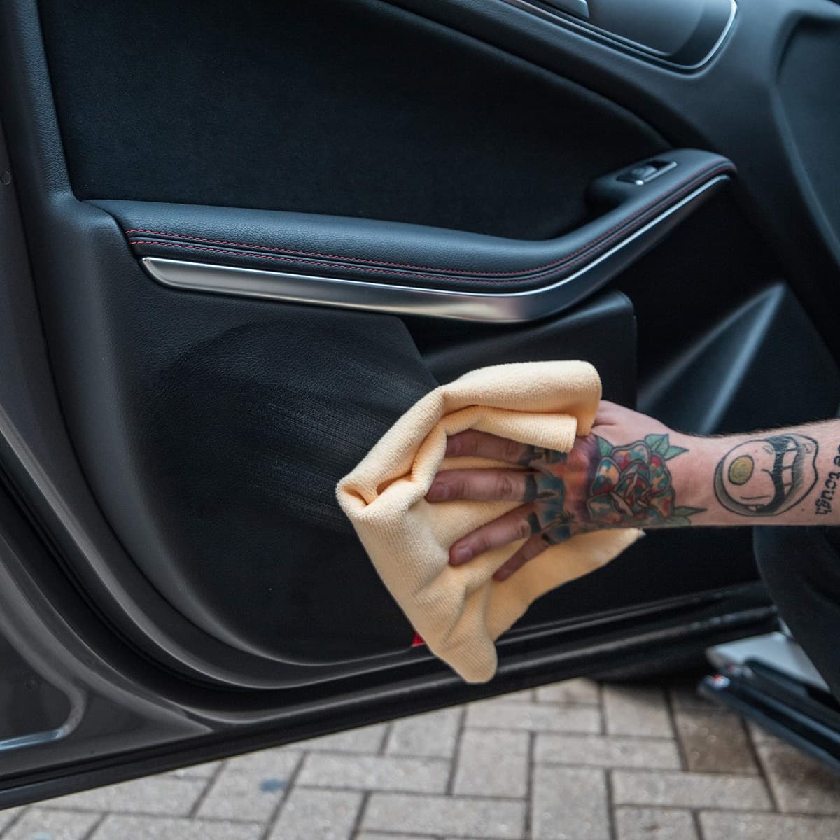 Meguiar's Quik Interior Detailer Cleaner 473ml for a Matt Finish. Cleans all Interior Car Surfaces - G13616EU — view 23