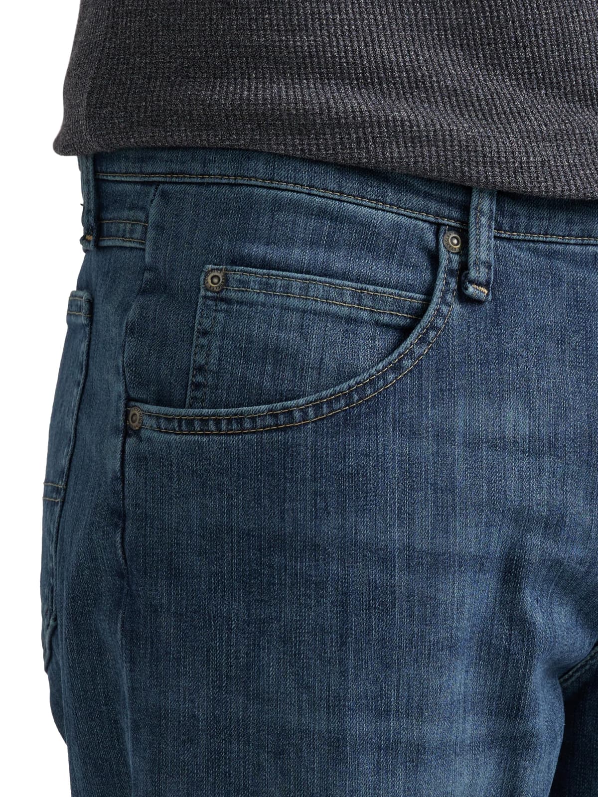 Wrangler Authentics Men's Classic 5-Pocket Relaxed Fit Flex Jean — view 37