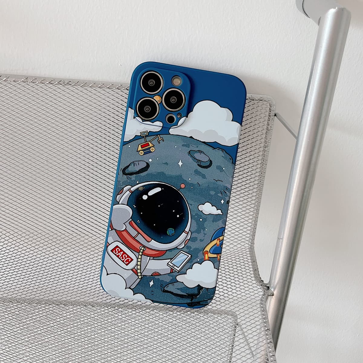 Yonds Queen for iPhone 11 Cute Case, Cool Cartoon Astronaut Planet Moon Space Design Stylish Soft TPU Bumper Shockproof Anti-Slip Protector Fashion Case (iPhone 11, Blue Moons) — view 3