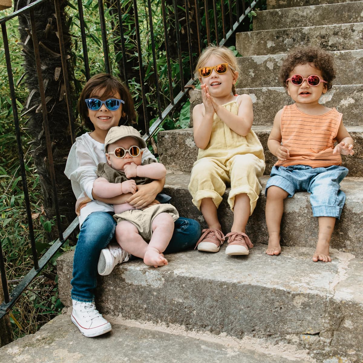 Suavinex, Gafas de Sol para Bebés de 12 a 24 Meses, Polarizadas, con Filtro UV 400, Cat. 3, 100% Protección Rayos UVA y UVB, con Funda Incluida, Muy Flexibles y Ligeras — view 10