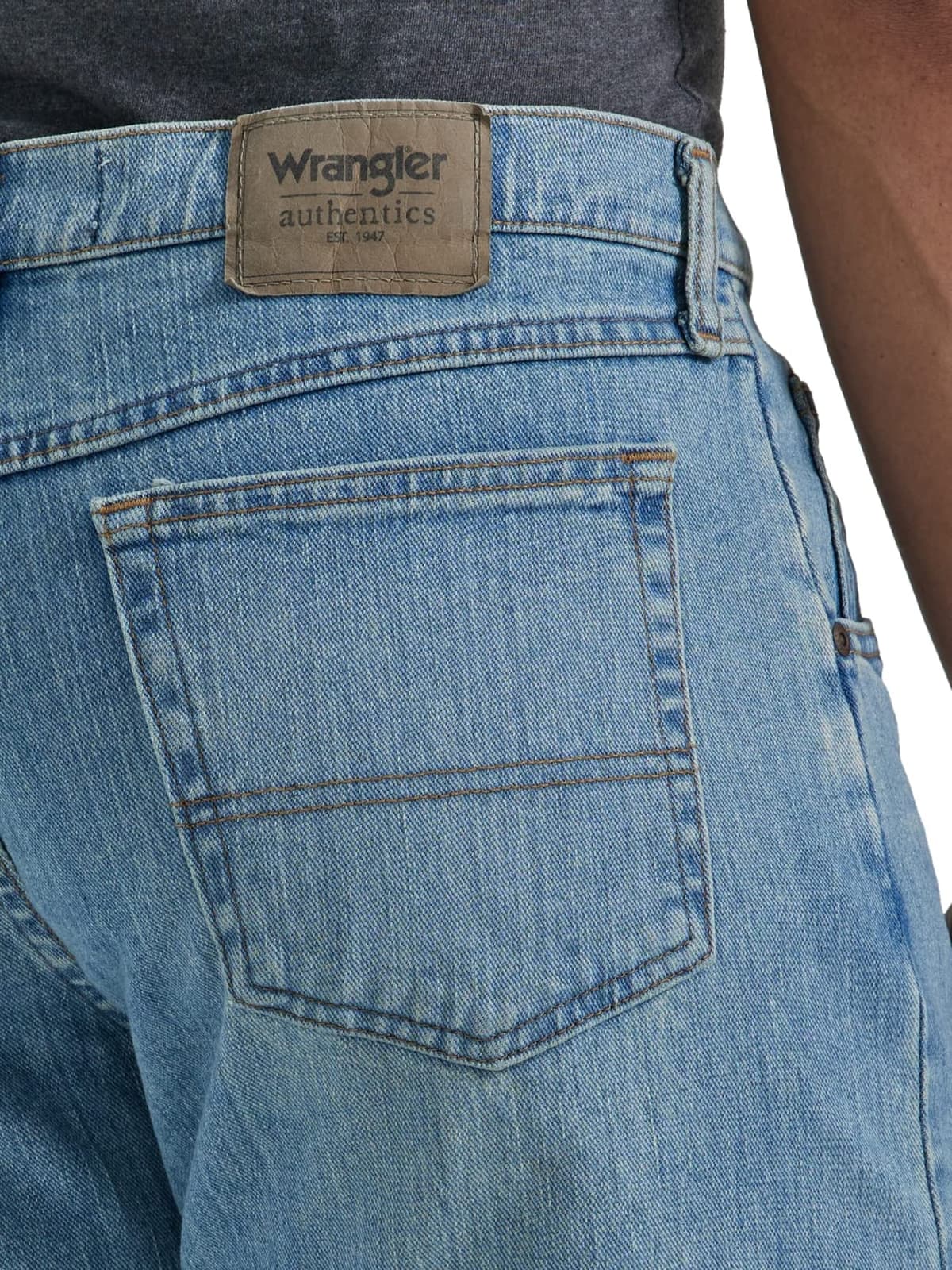 Wrangler Authentics Men's Classic 5-Pocket Relaxed Fit Flex Jean — view 4