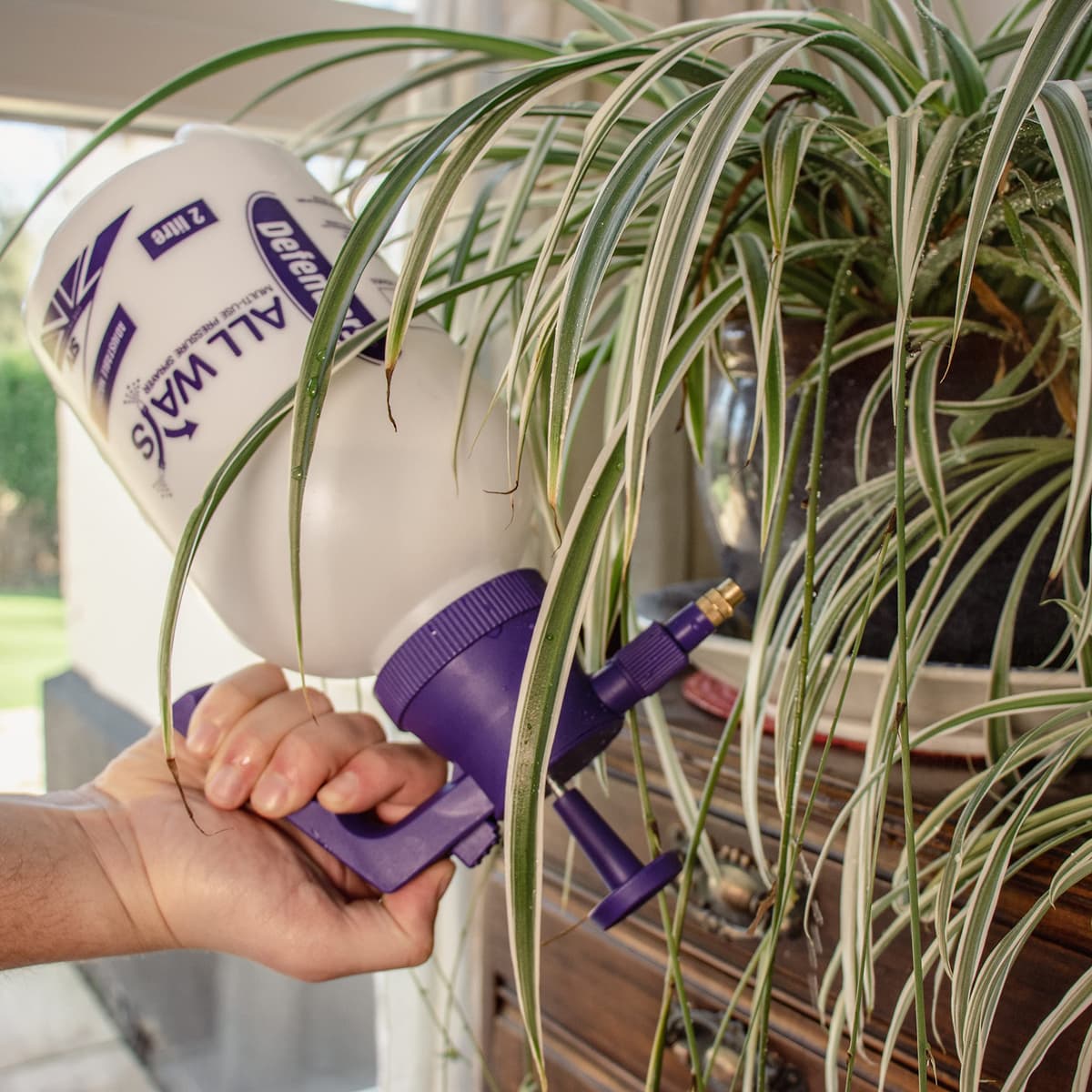 Defenders All Ways multi-use pump action pressure sprayer – 2L, adjustable for home & garden - Indoor plants, cleaning, outdoor, fertilisers, pesticides & weed killers — view 7