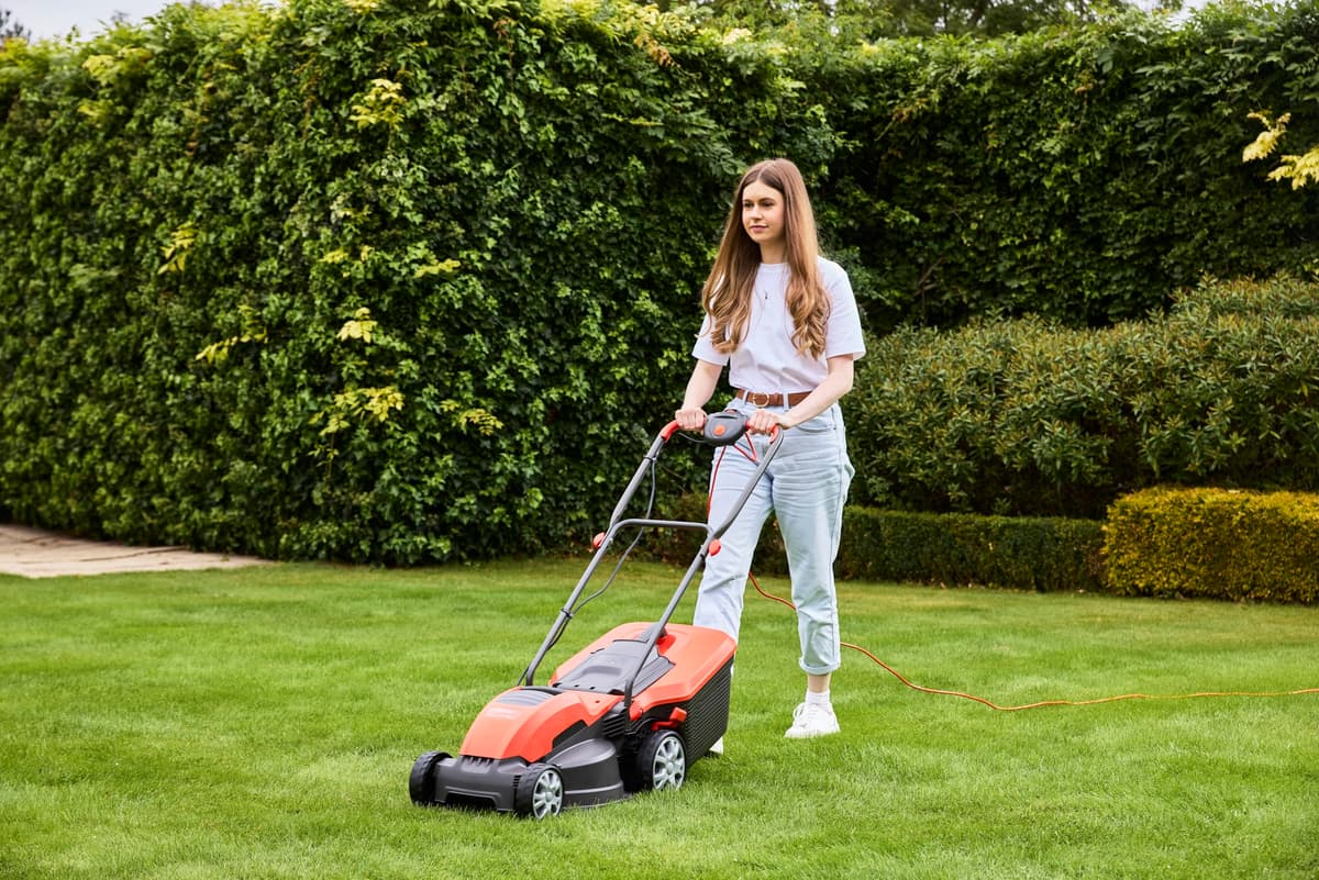 Flymo Speedi-Mo 360C Electric Wheeled Lawn Mower, 1500 W, Cutting Width 36 cm, Orange/black — view 3