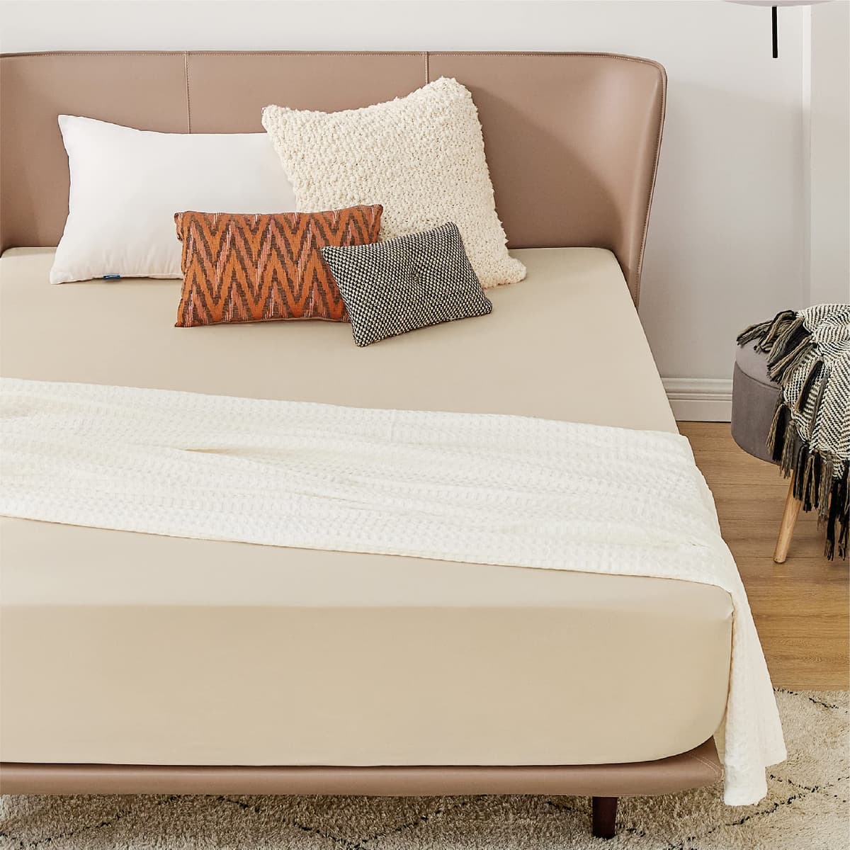 Bedsure Small Double Fitted Sheet - Bed Sheets Extra Deep Pocket 16 Inches (40 cm), Soft Brushed Polyester Microfiber Material for 3/4 Bed, Beige, 122x190cm — view 2