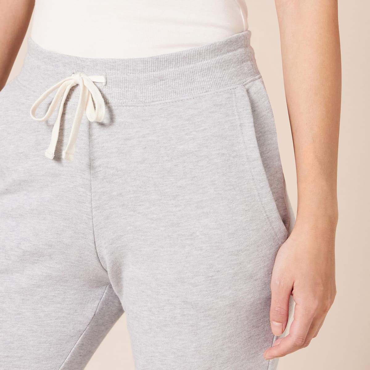 Amazon Essentials Mujer Pantalones De Correr De Forro Polar con Puños (Disponibles En Tallas Grandes) — view 4