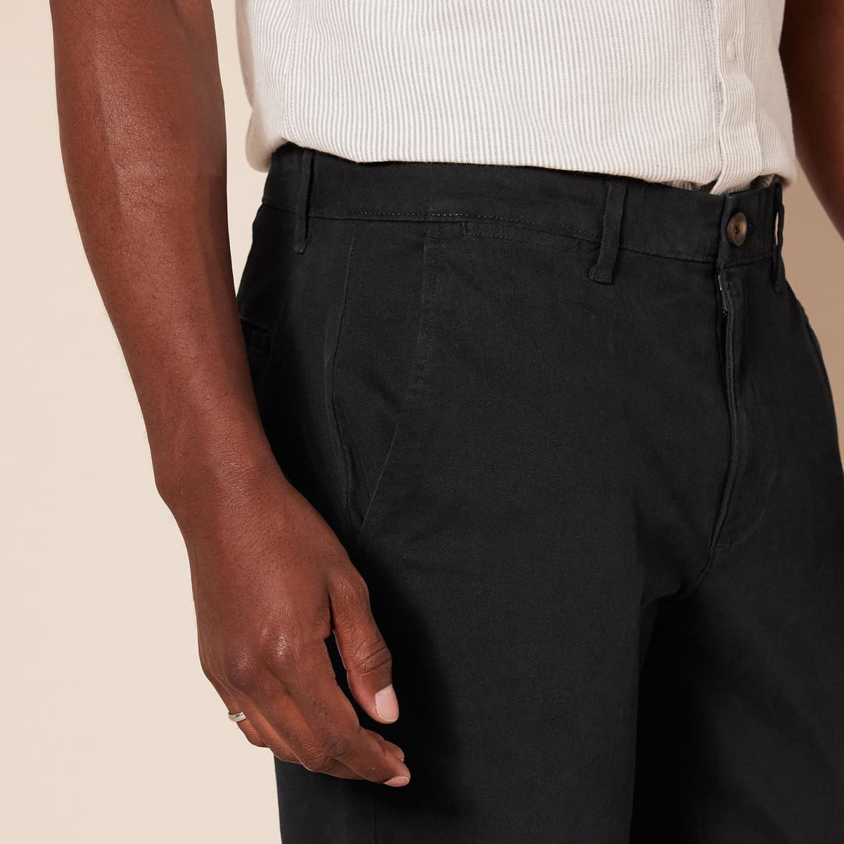 Amazon Essentials Men's Slim-Fit Casual Stretch Chino Trousers — view 4