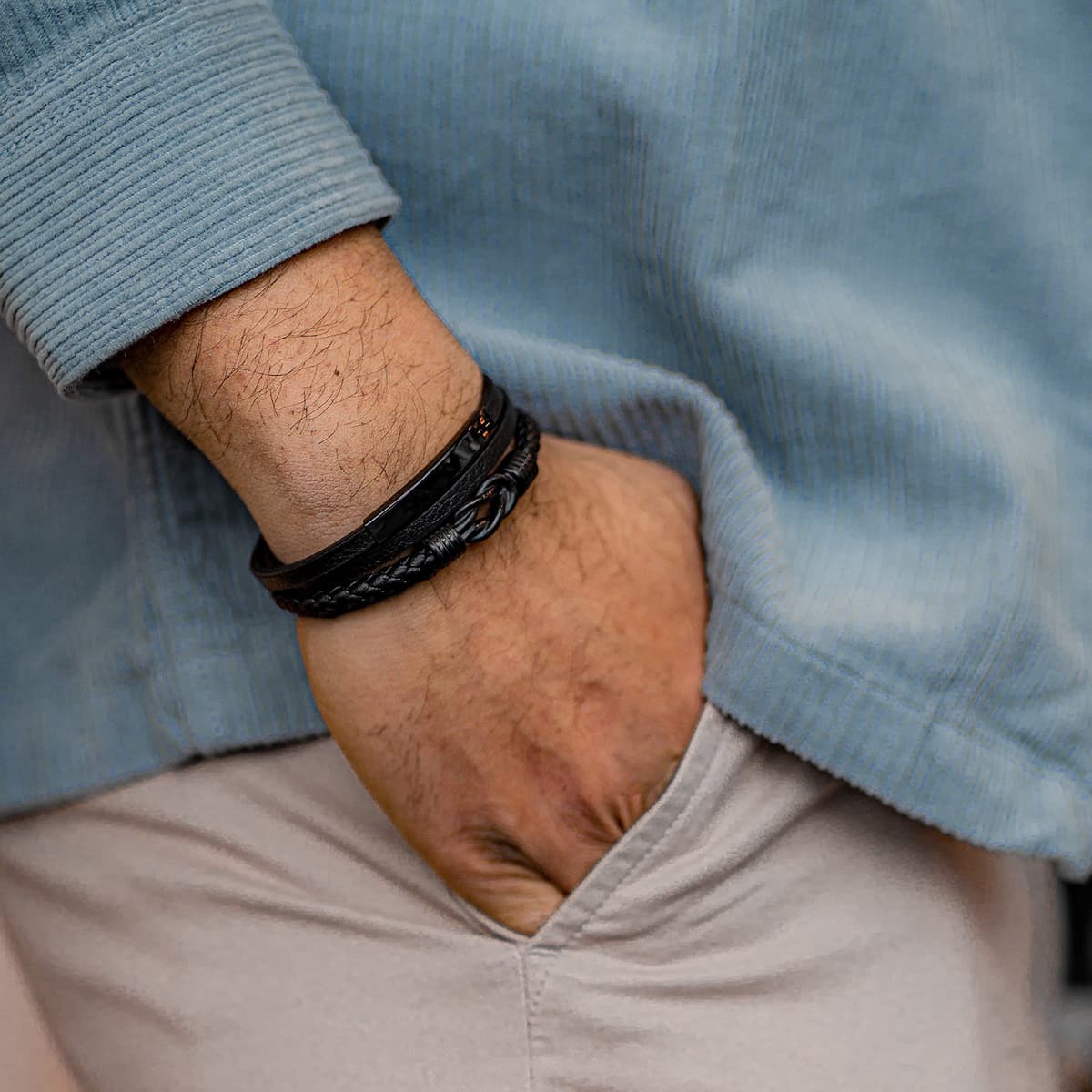 SERASAR Pulseras de cuero premium para hombre | Cierre seguro de acero inoxidable | Tres colores | Joyero Incluido — view 5