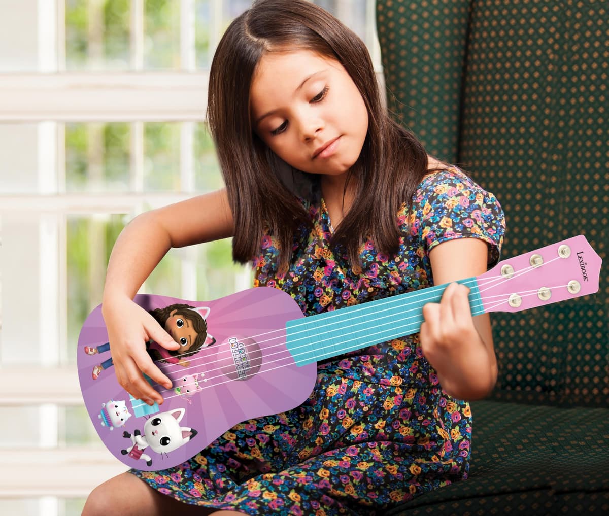 Lexibook, Gabby's Dollhouse, Mi Primera Guitarra para niños, 6 Cuerdas de Nylon, 53 cm, Guía incluida, Rosa, K200GDHLXB — view 4