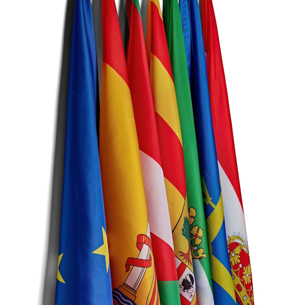 Runesol Cornwall Flag - 91x152cm, 3ft x 5ft, Cornish Flag, 4 Grommets, Eyelet in Every Corner, Premium Quality, Inside & Outside Use, Vivid Colours — view 986