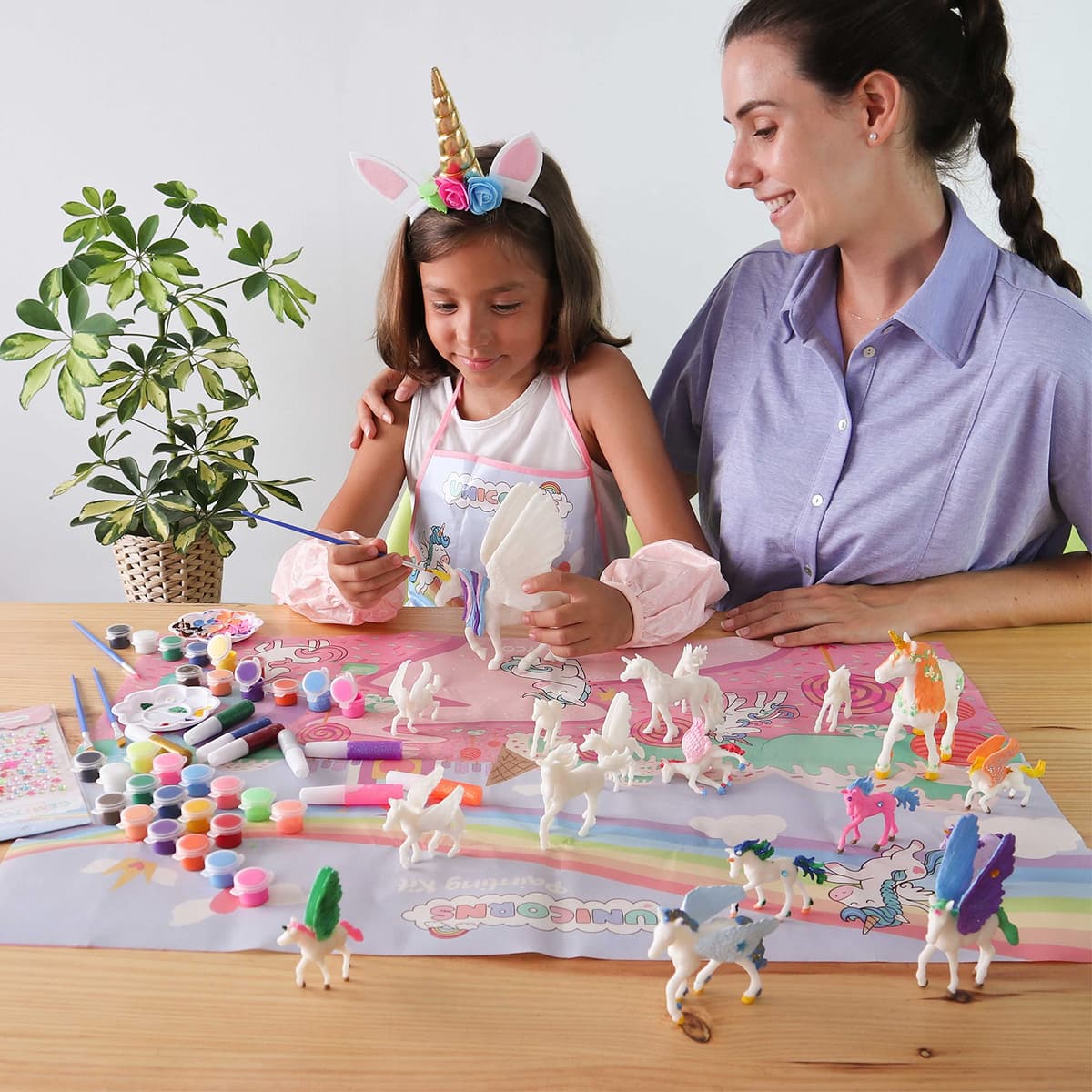 BONNYCO Unicornios para Niñas Figuras para Pintar Kit con 18 Unicornios. Set Manualidades Niñas, Juguetes con Brillo en la Oscuridad 3 4 5 6 7 8 9 10 Años. Regalos Niños en Cumpleaños y Navidad — view 6