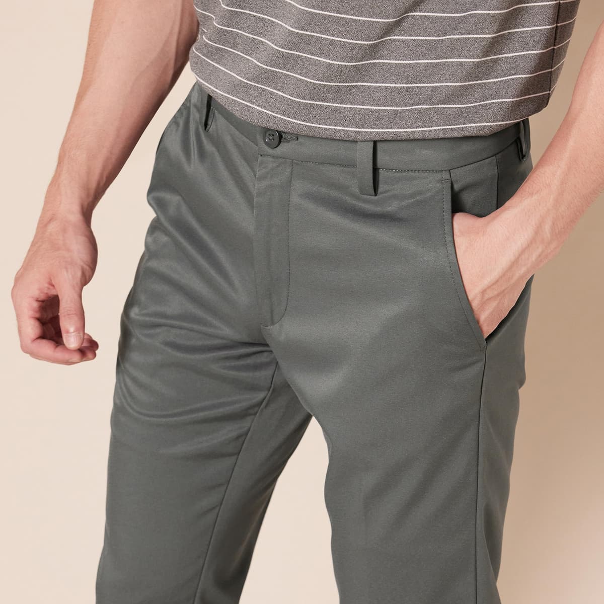Amazon Essentials Hombre Pantalón de Golf Elástico de Corte Ceñido — view 4