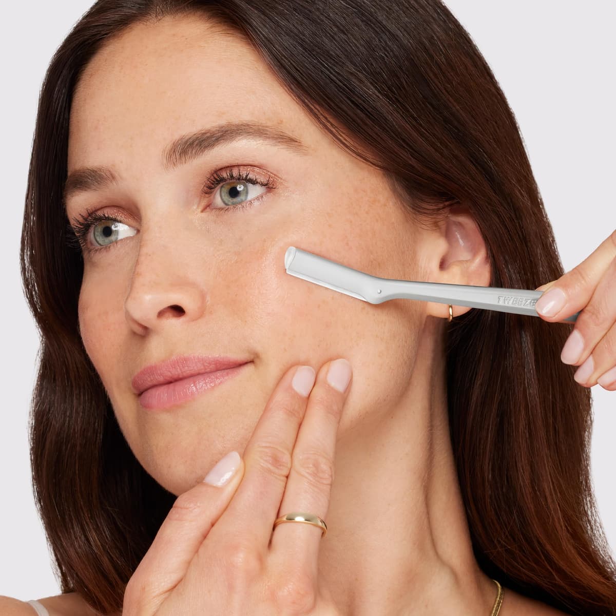 TWEEZERMAN Afeitadora facial (eliminación precisa del vello facial con hoja de acero inoxidable, para rostro y cejas) — view 3