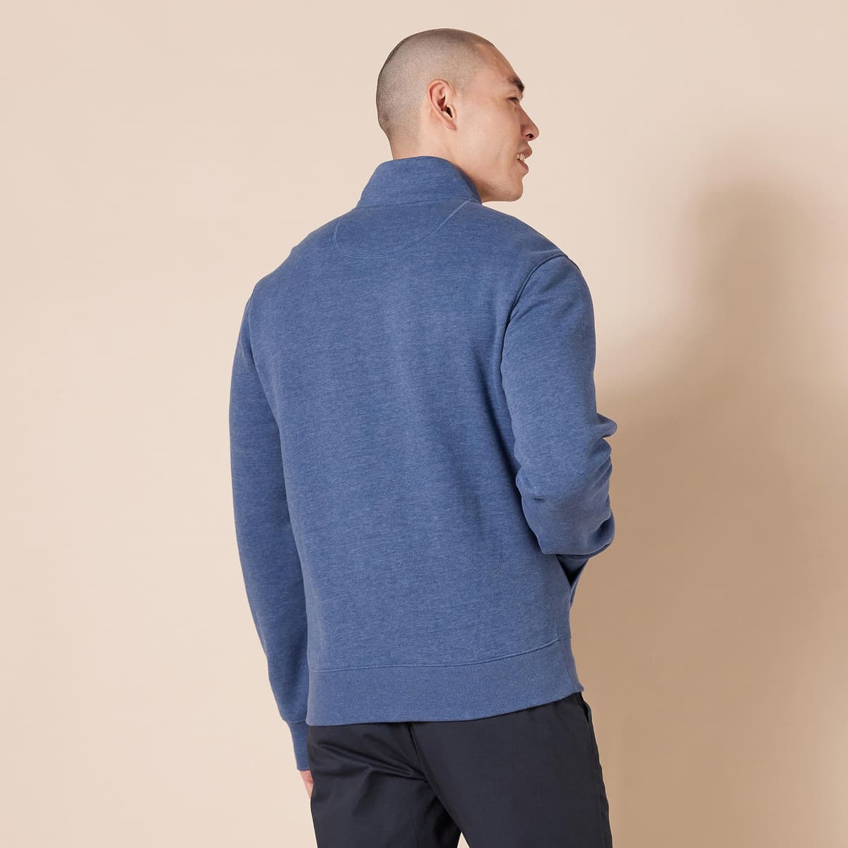 Amazon Essentials Sudadera de Forro Polar con Cremallera y Cuello Semicisne, Corte Estándar y Peso Medio Hombre — view 2