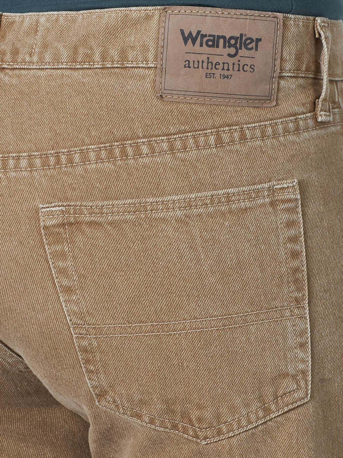 Wrangler Authentics Men's Classic 5-Pocket Relaxed Fit Flex Jean — view 96