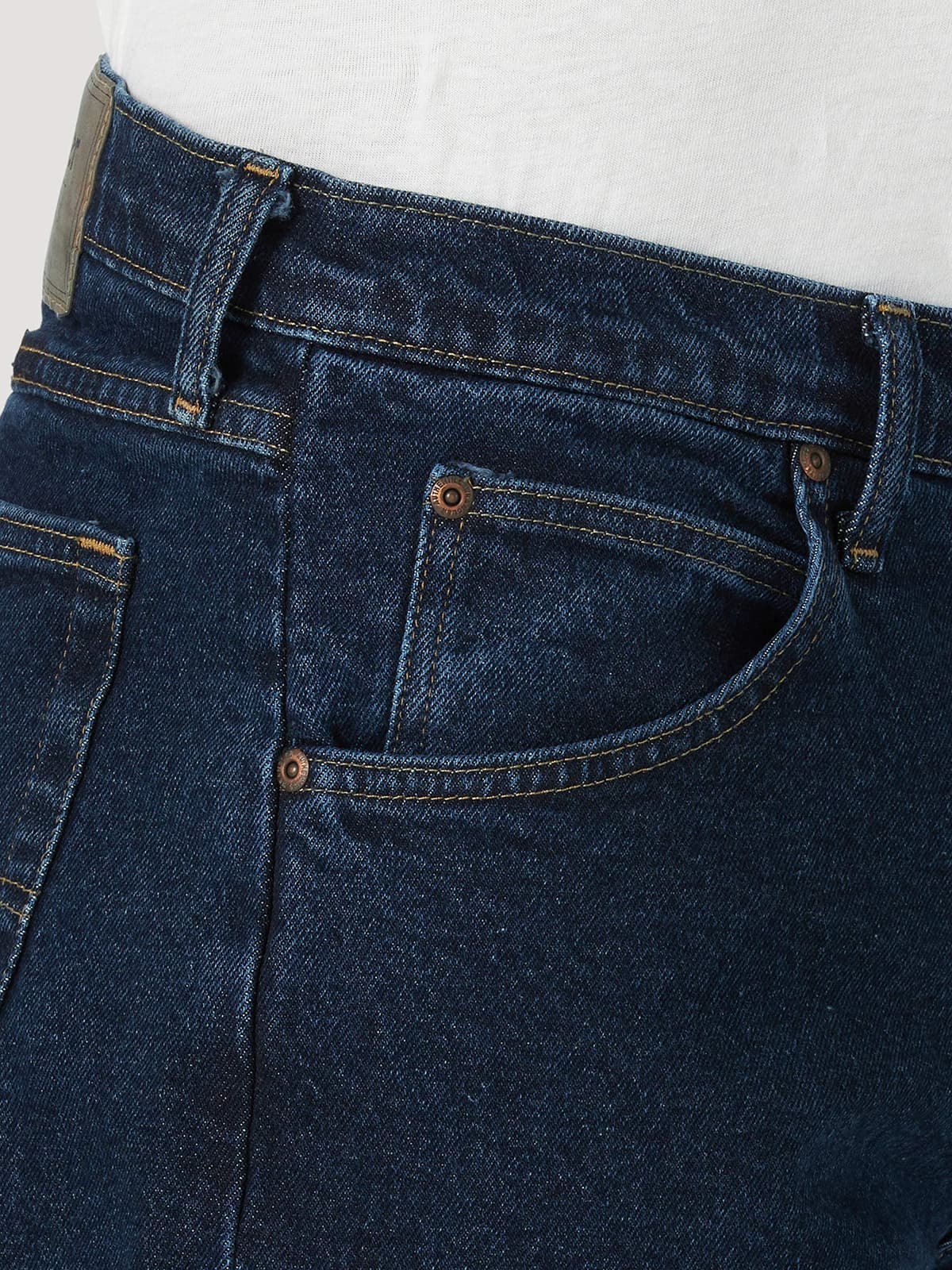 Wrangler Authentics Men's Classic 5-Pocket Relaxed Fit Flex Jean — view 105
