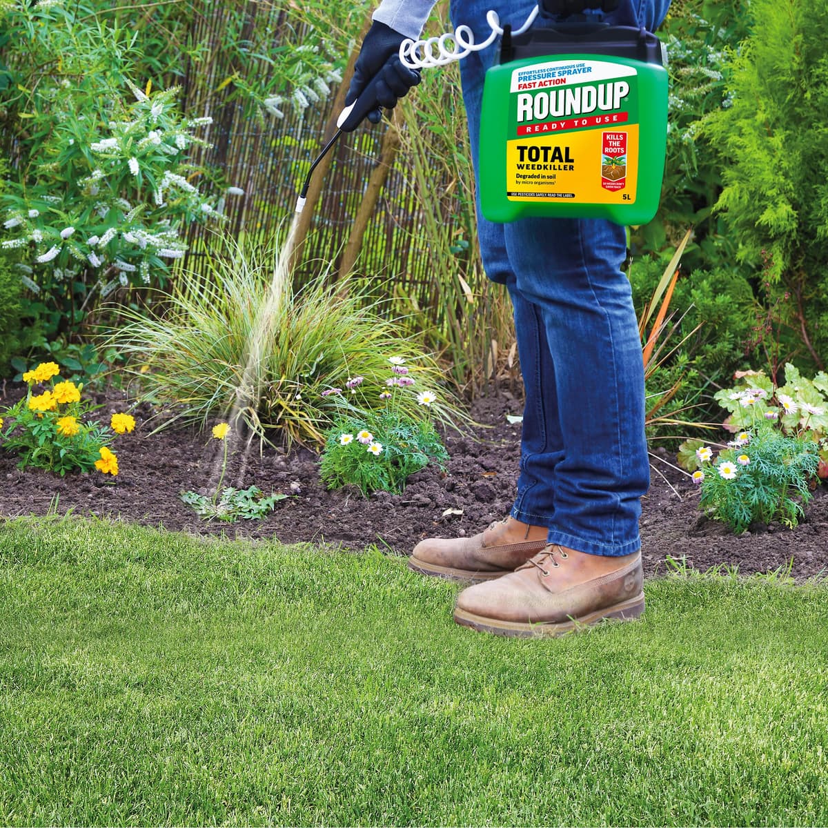 Roundup Fast Action Weedkiller Pump 'N Go Spray – 5L Ready-to-Use Glyphosate Formula – Kills Weeds & Roots with Visible Results in 1-2 Days – Refillable Pressure Sprayer with Extendable Lance — view 4