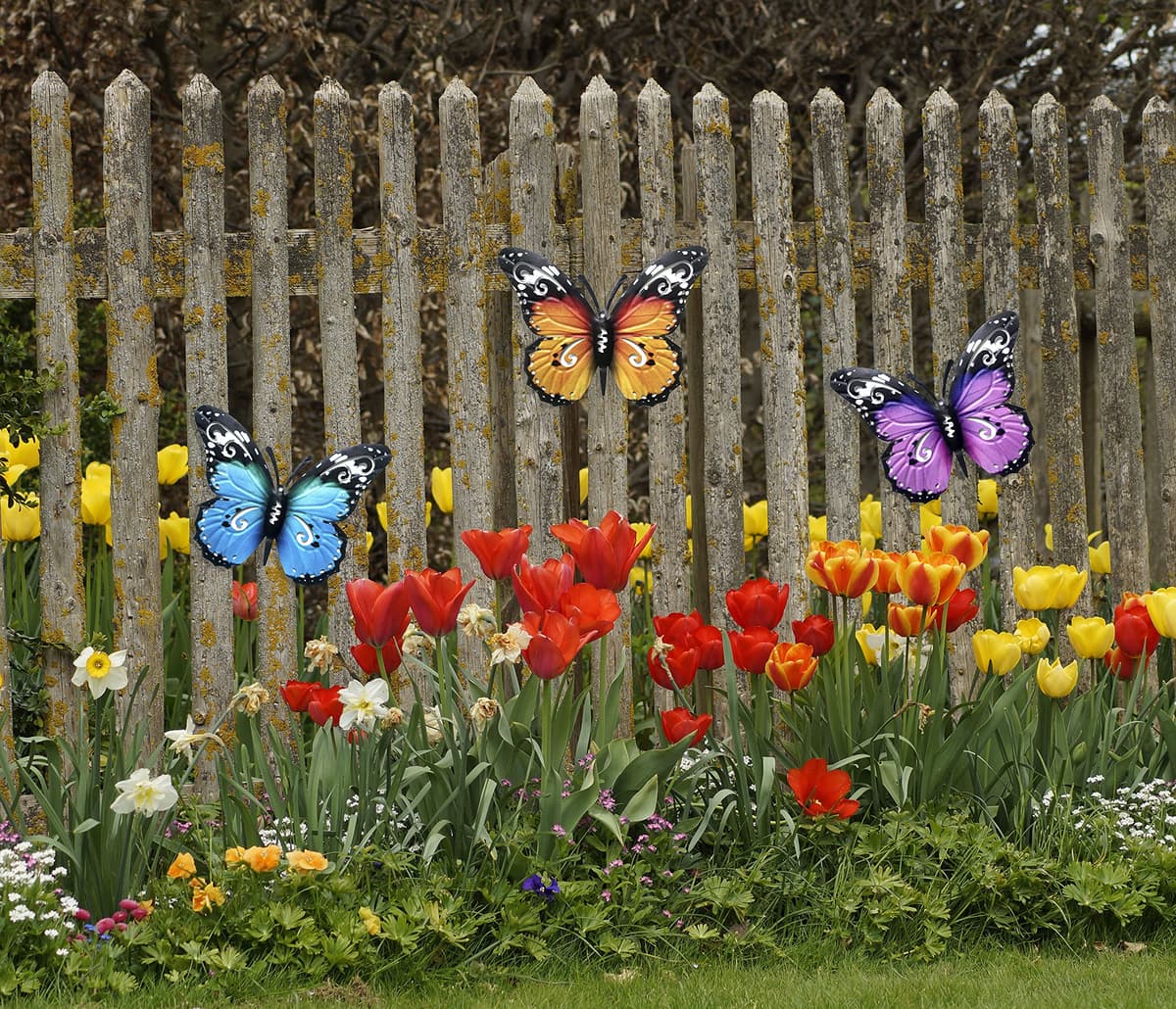 SUNNEKO Large Metal Butterfly Garden Ornaments Outdoor, Metal Wall Art Big Butterfly Decorations for Outside Garden Shed Fences Yard Decorations Wall Hanging (3 PCS) — view 4